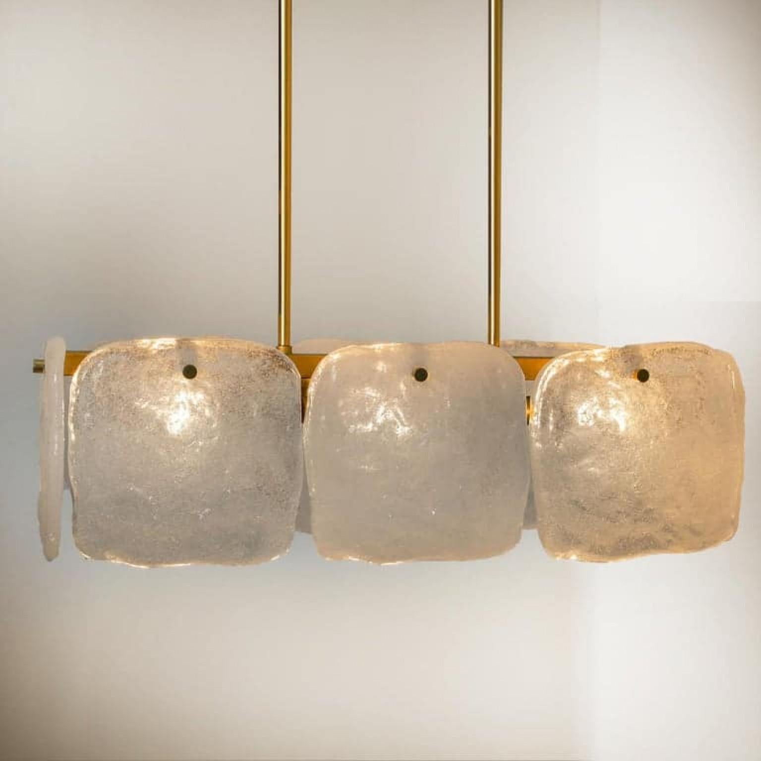 Conjunto de lámparas de cristal y latón diseñadas por J.T. Kalmar, Austria, años 60 siglo XX en venta