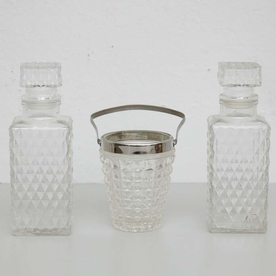 Set of Glass Whisky Bottles and Ice Bucket, circa 1950 For Sale 3