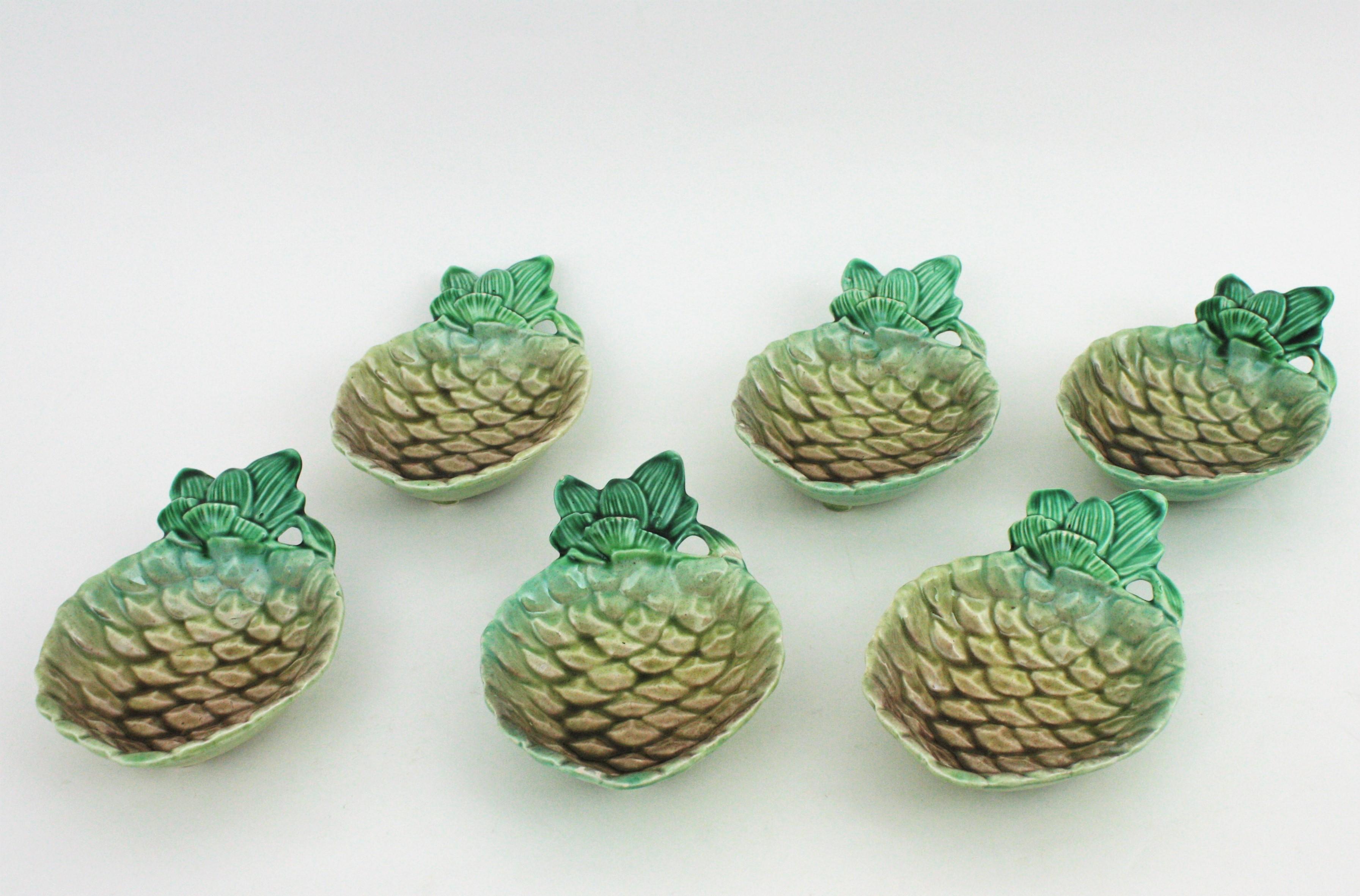 Set glasierter Ananas-Dessertschalen oder Appetizer-Snackschalen aus Keramik (Majolika) im Angebot