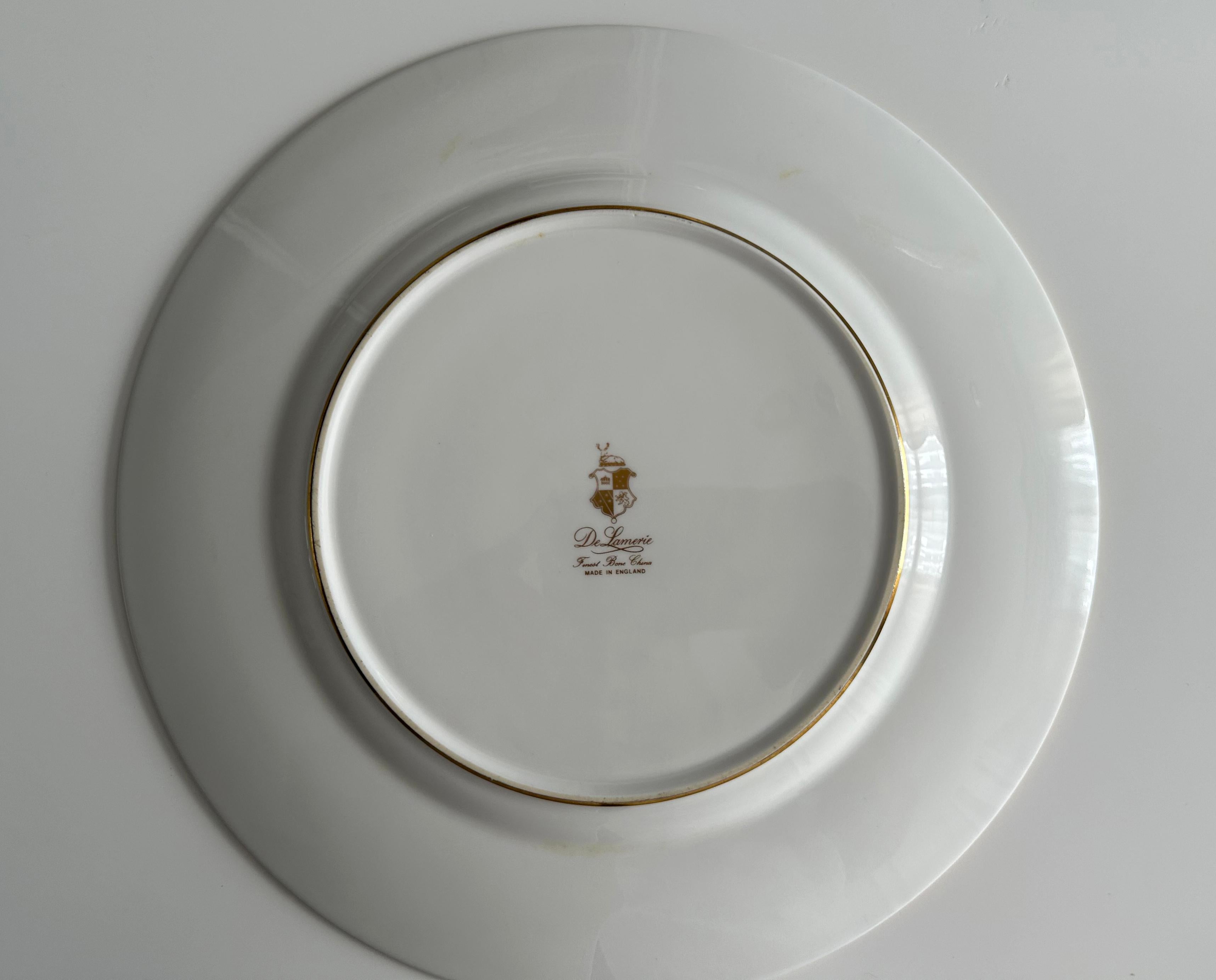 Set of Gold and Burgundy Decorative Plates Barocco Style by De Lamerie For Sale 3
