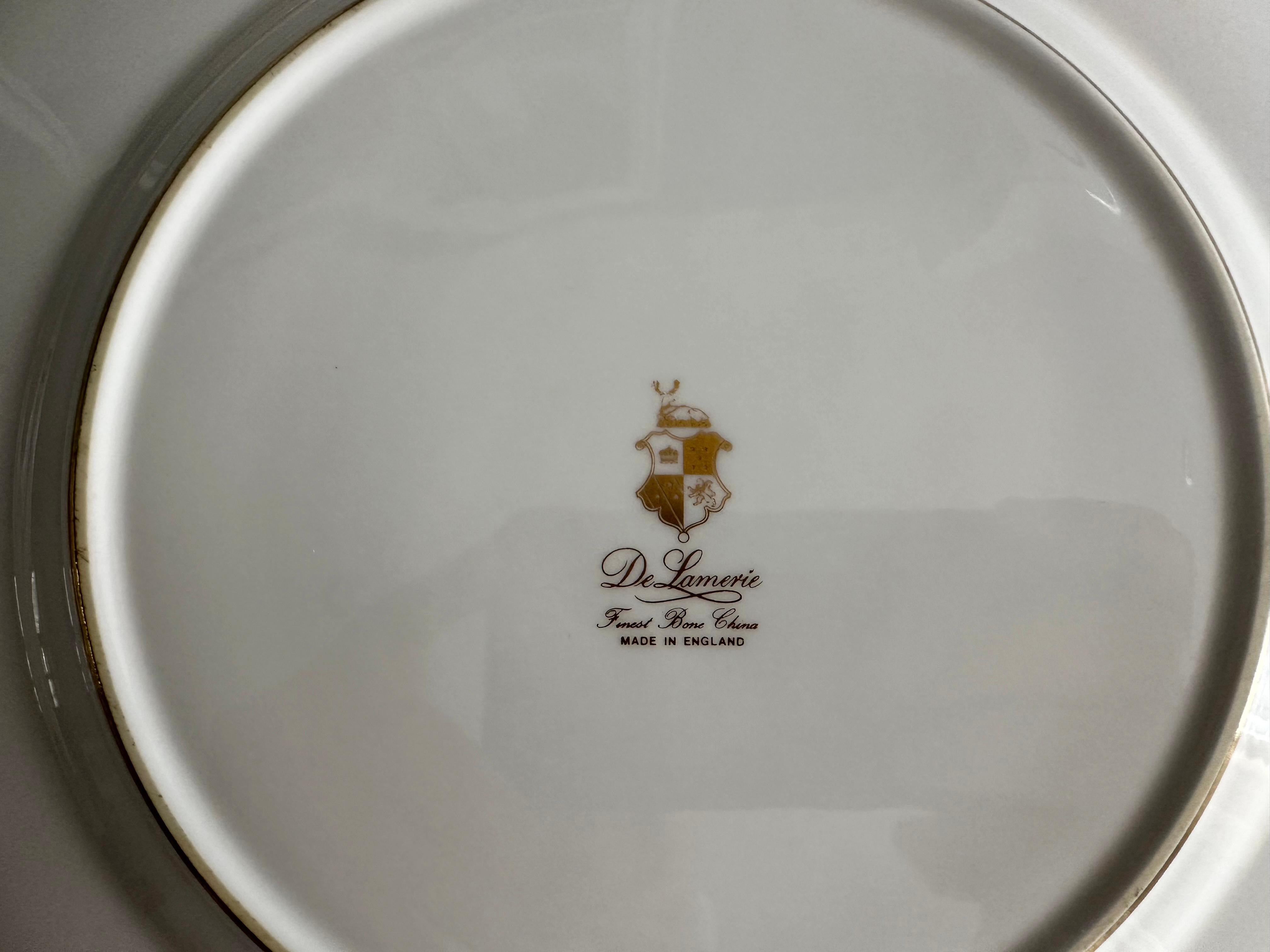 Set of Gold and Burgundy Decorative Plates Barocco Style by De Lamerie For Sale 4