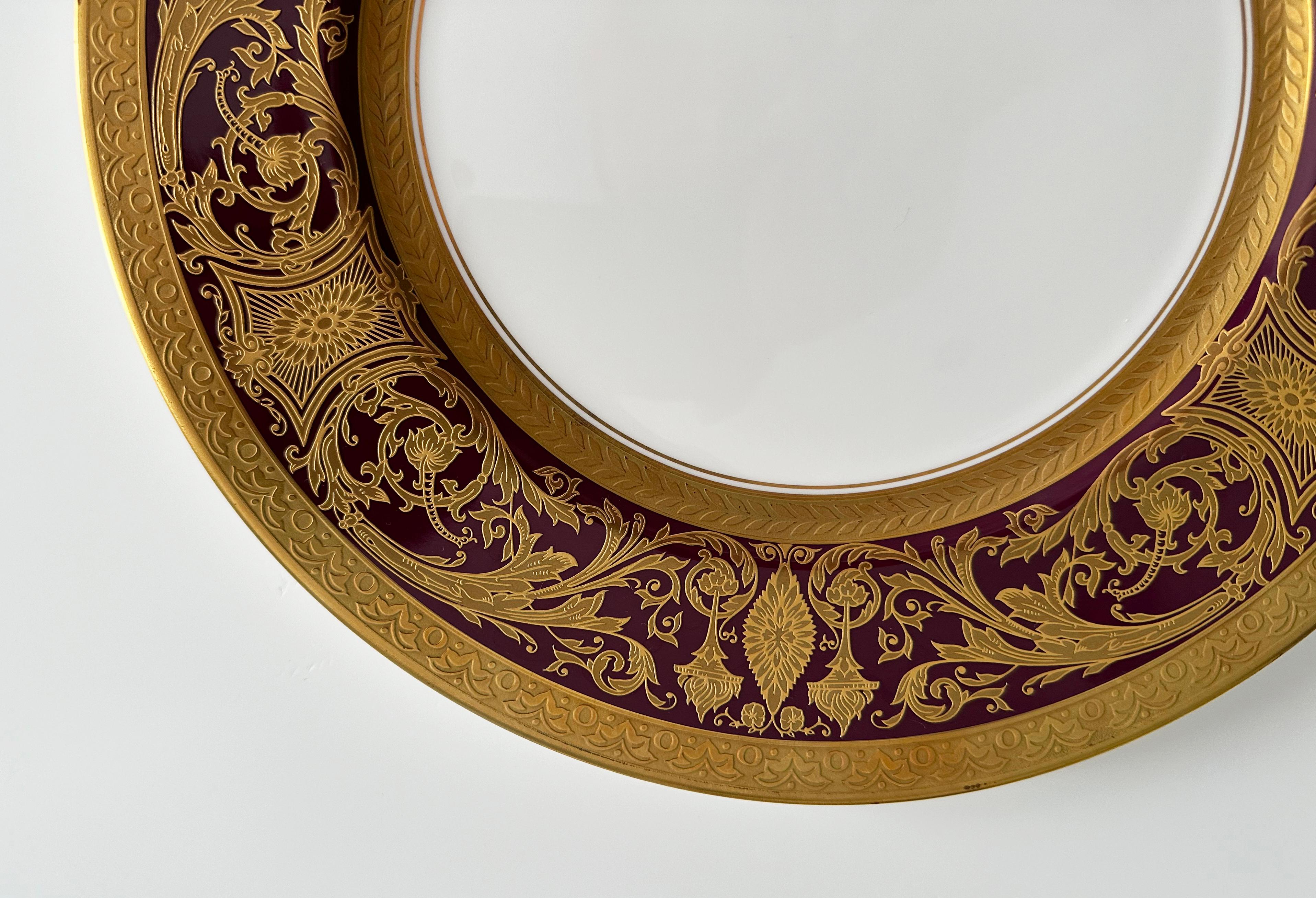Baroque Set of Gold and Burgundy Decorative Plates Barocco Style by De Lamerie For Sale