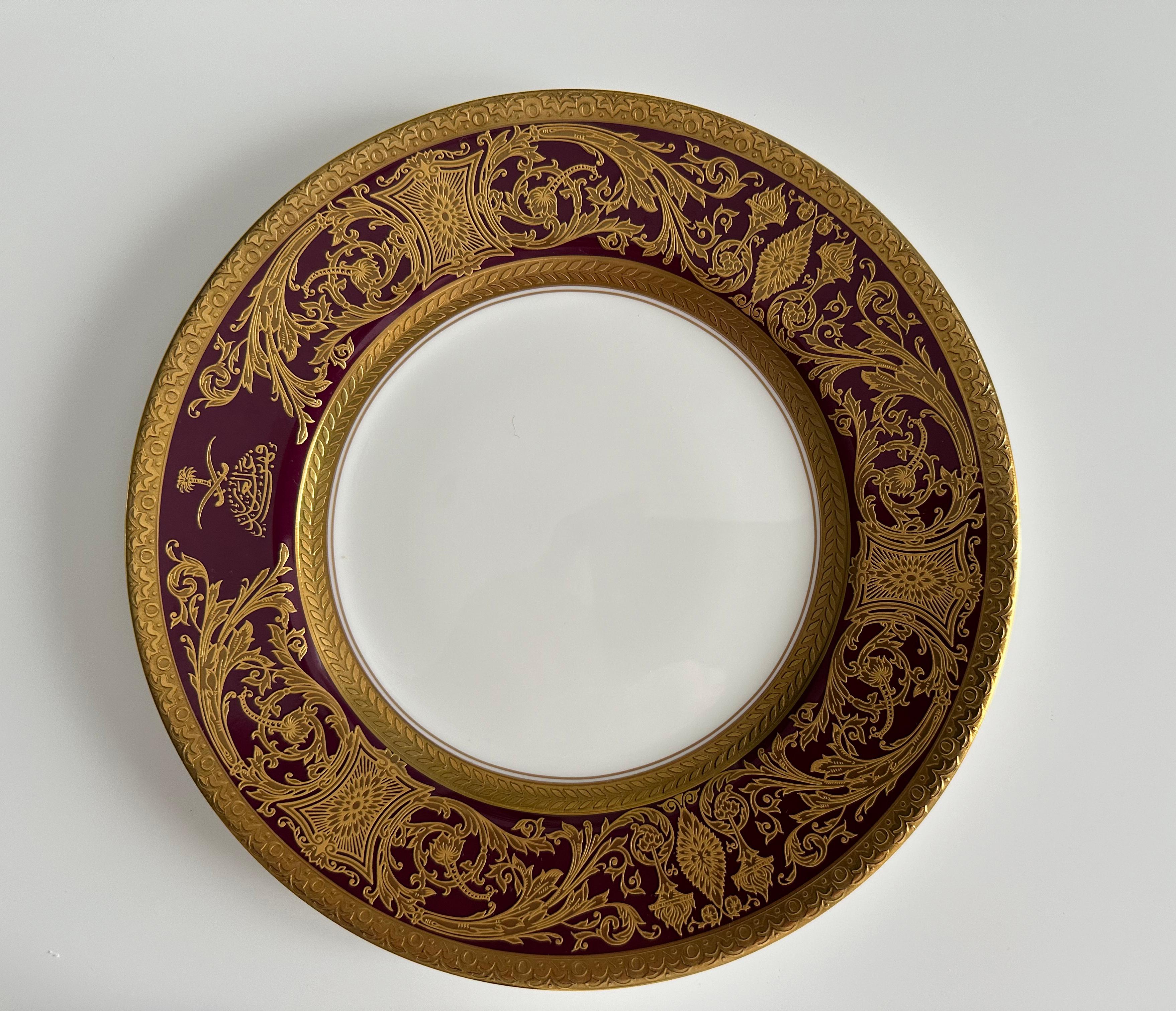 Contemporary Set of Gold and Burgundy Decorative Plates Barocco Style by De Lamerie For Sale
