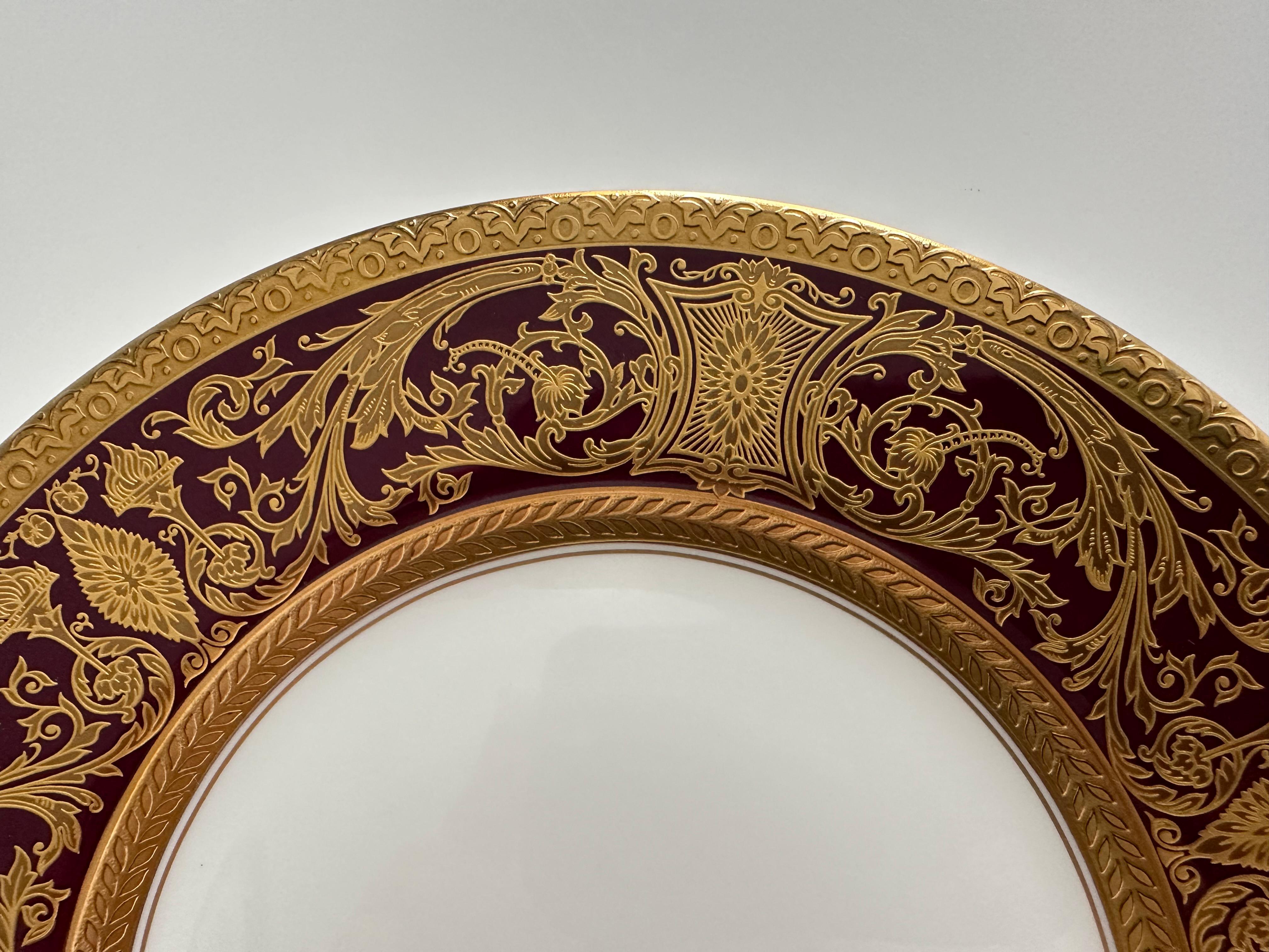 Set of Gold and Burgundy Decorative Plates Barocco Style by De Lamerie For Sale 2