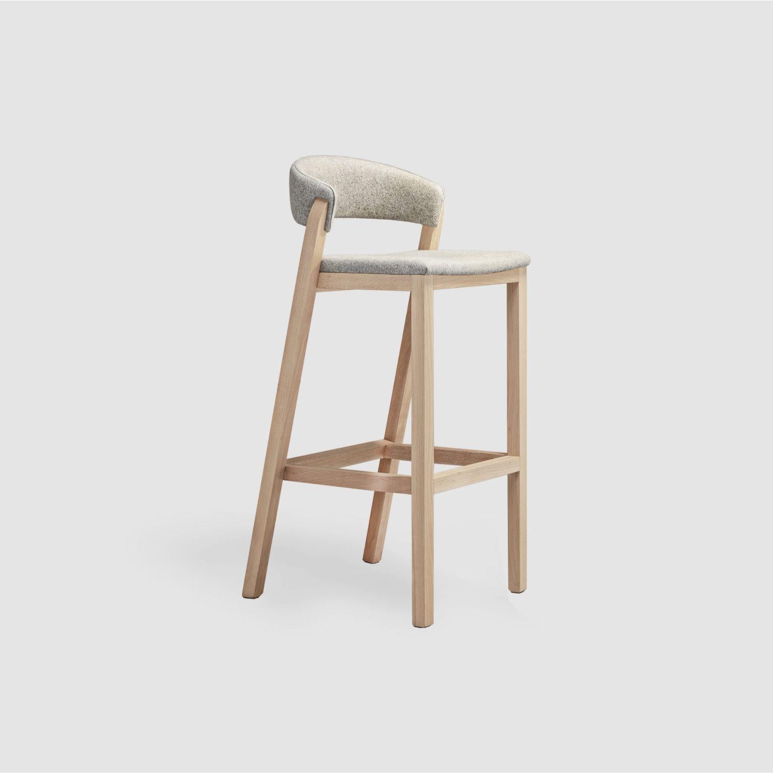 Set aus grauem Oslo-Hocker und Stuhl von Pepe Albargues (Postmoderne) im Angebot