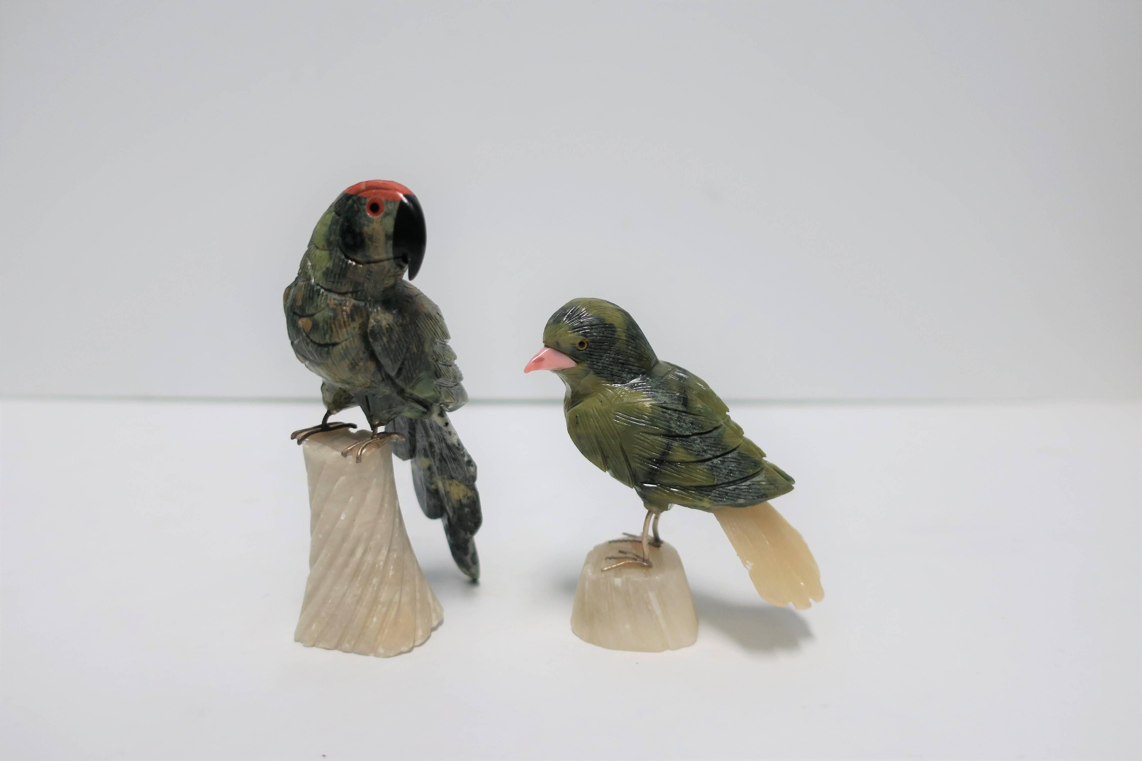 Marble and Stone Parrot and Finch Birds In Good Condition In New York, NY