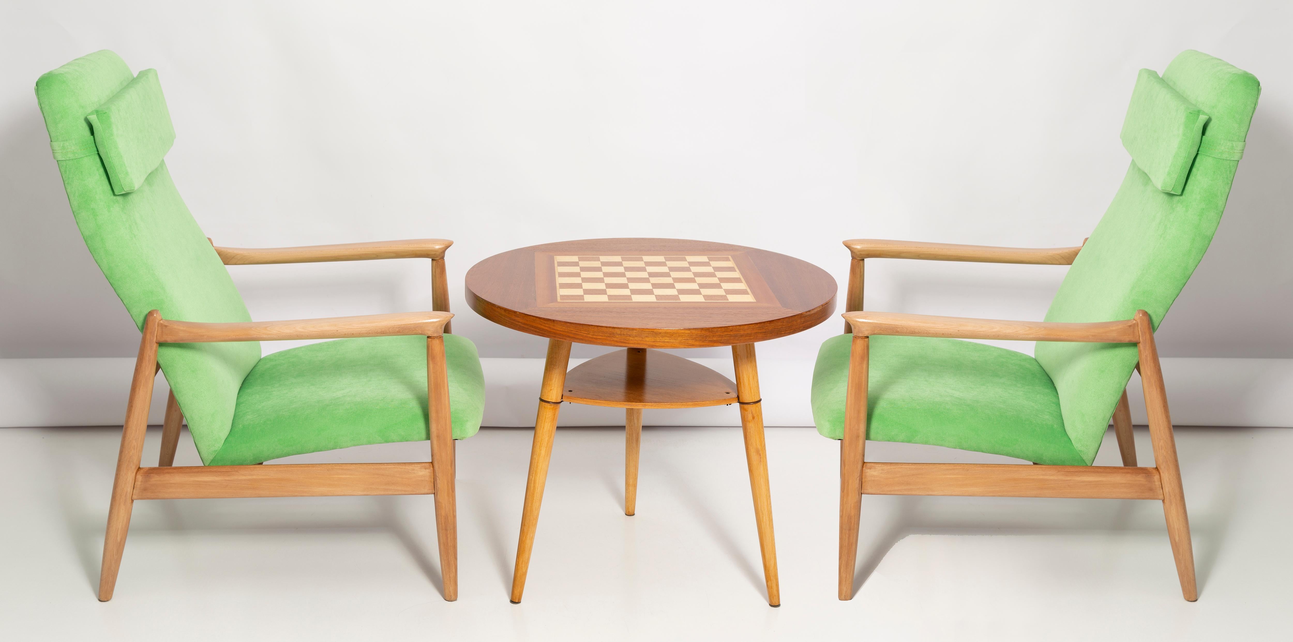 Mid-Century Modern Set of Green Armchairs by E. Homa and Chess Table, Europe, 1960s For Sale