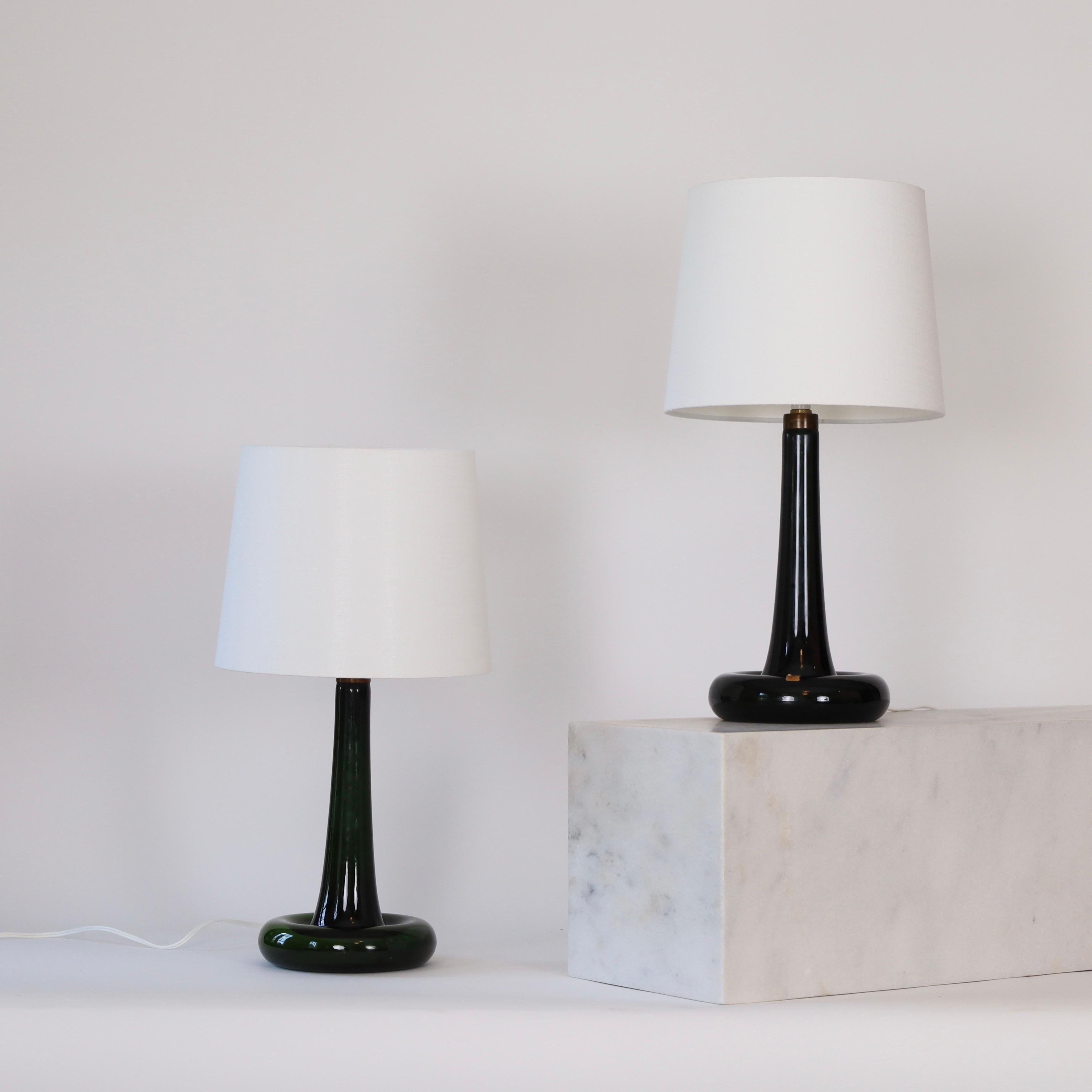 Danois Ensemble de lampes de bureau en verre vert par Michael Bang pour Holmegaard, années 1970, Danemark en vente