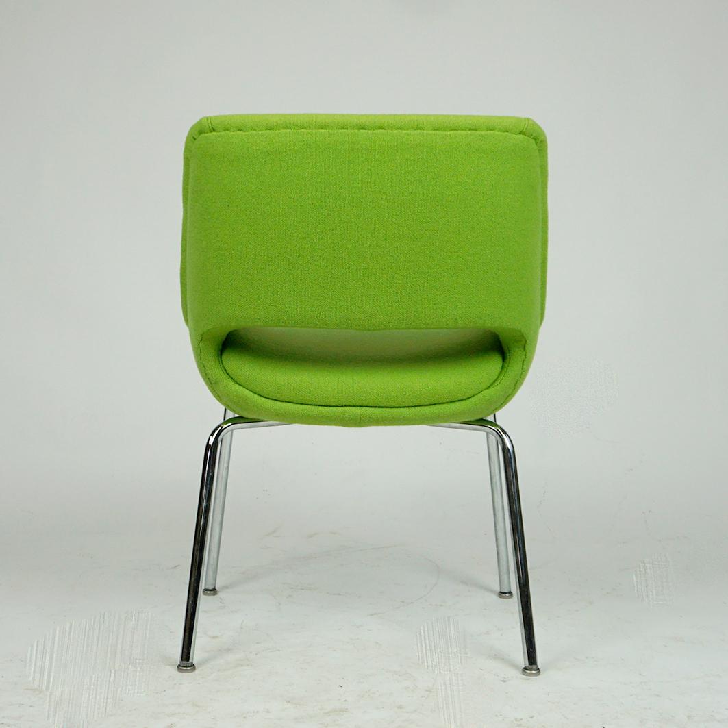 Satz von grünen Mini- Kilta-Stühlen von Olli Mannermaa für Martela Oy Finnland (Stoff) im Angebot