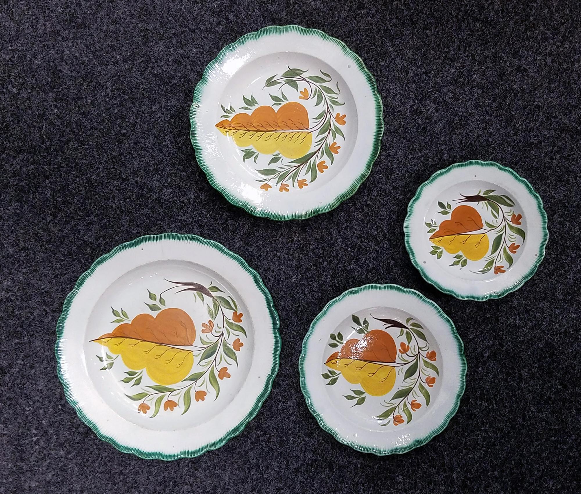19th Century Set of Green Shell-Edged Nested Oak Leaf Design Small Dishes For Sale