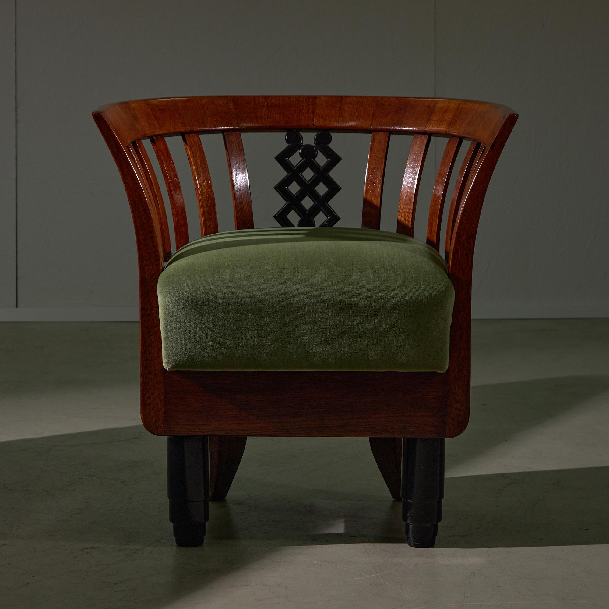 Mid-20th Century Set of Green Velvet and Wood Art Deco Armchairs For Sale