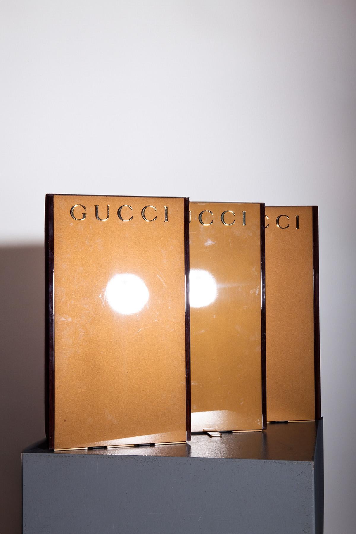 Moderno set of Gucci displays in vendita