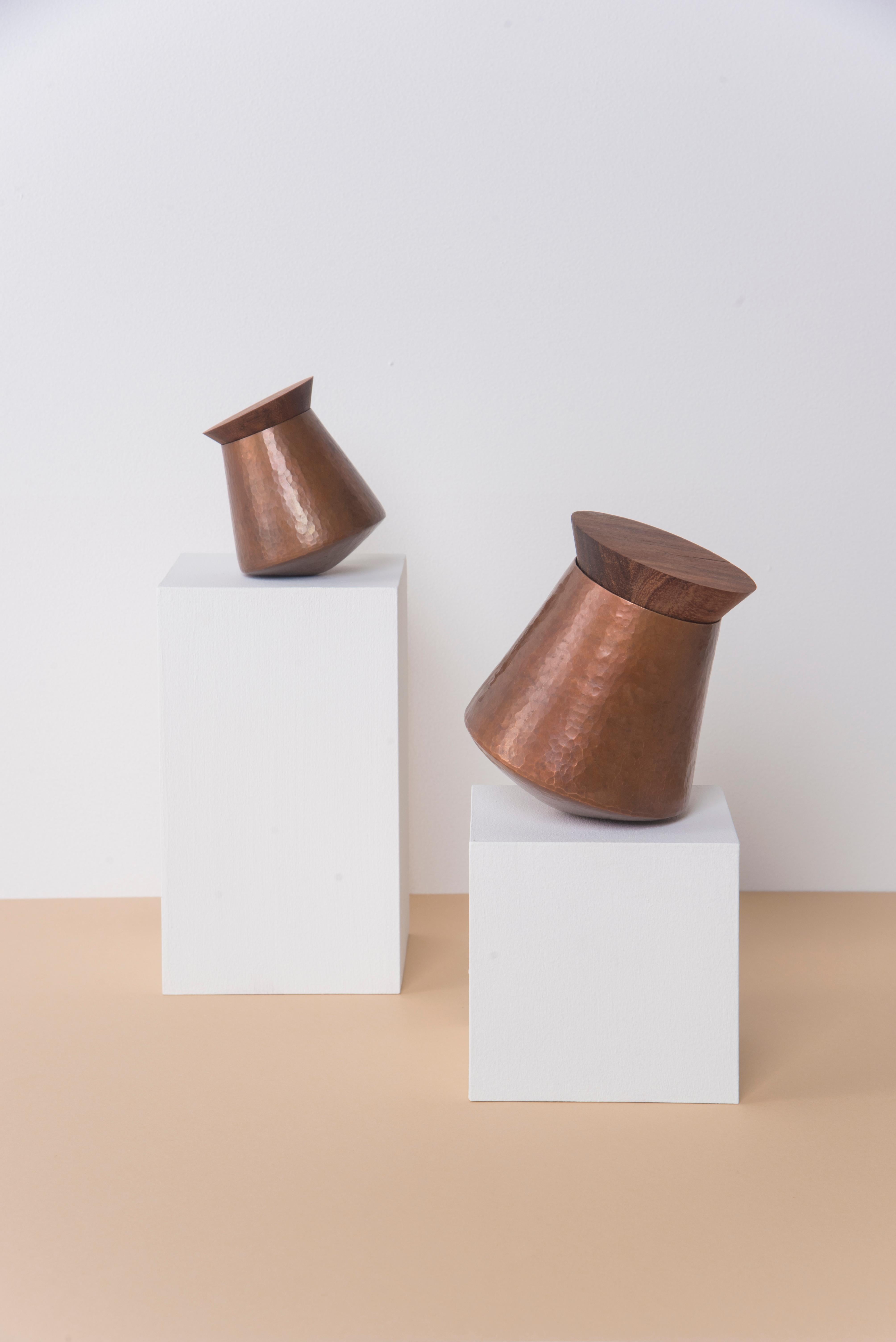 Contemporary Set of Hammered Copper Containers with Patinated Finish and Rosamorada Wood Lid For Sale