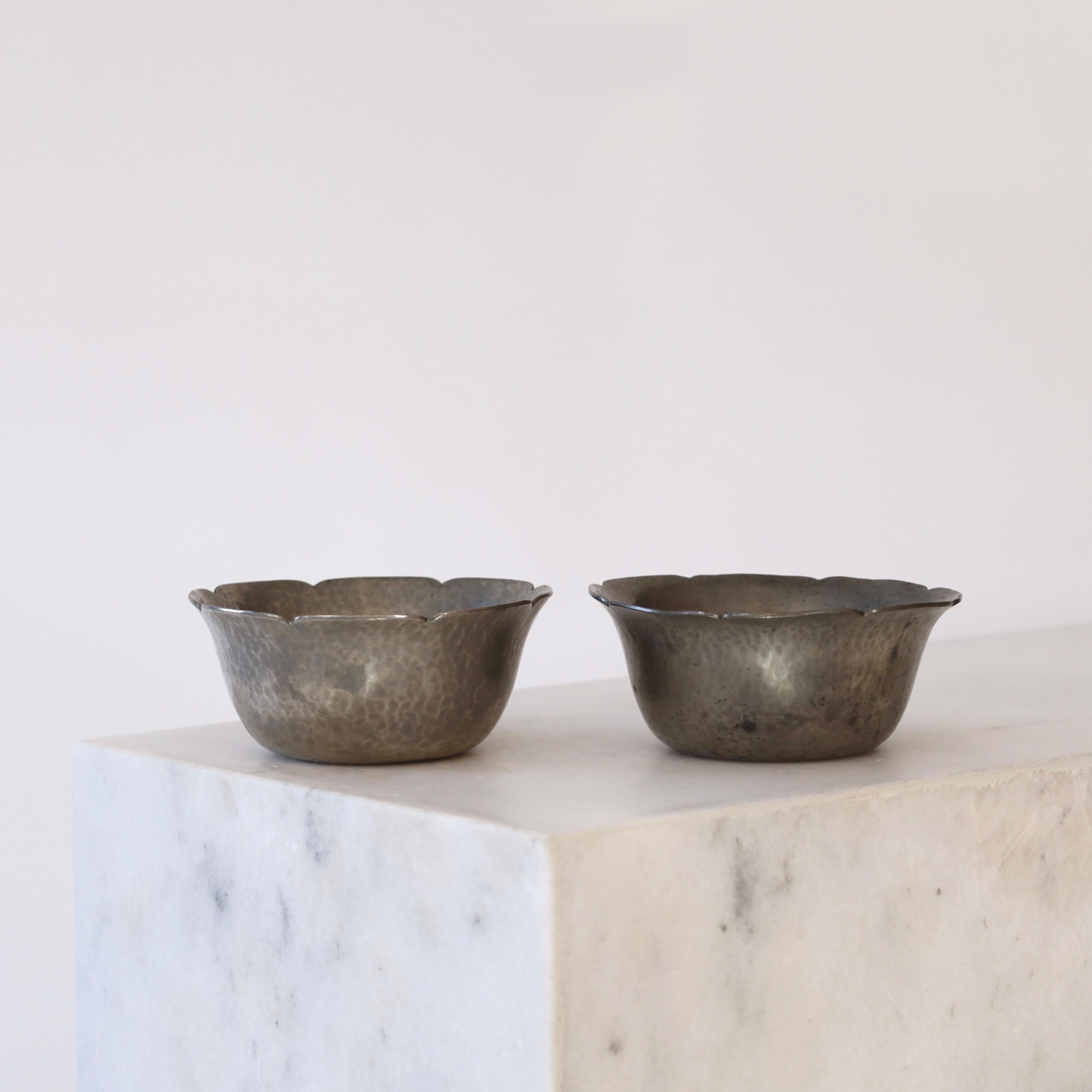 Set of hammered pewter bowls by Just Andersen, 1920s, Denmark For Sale 4