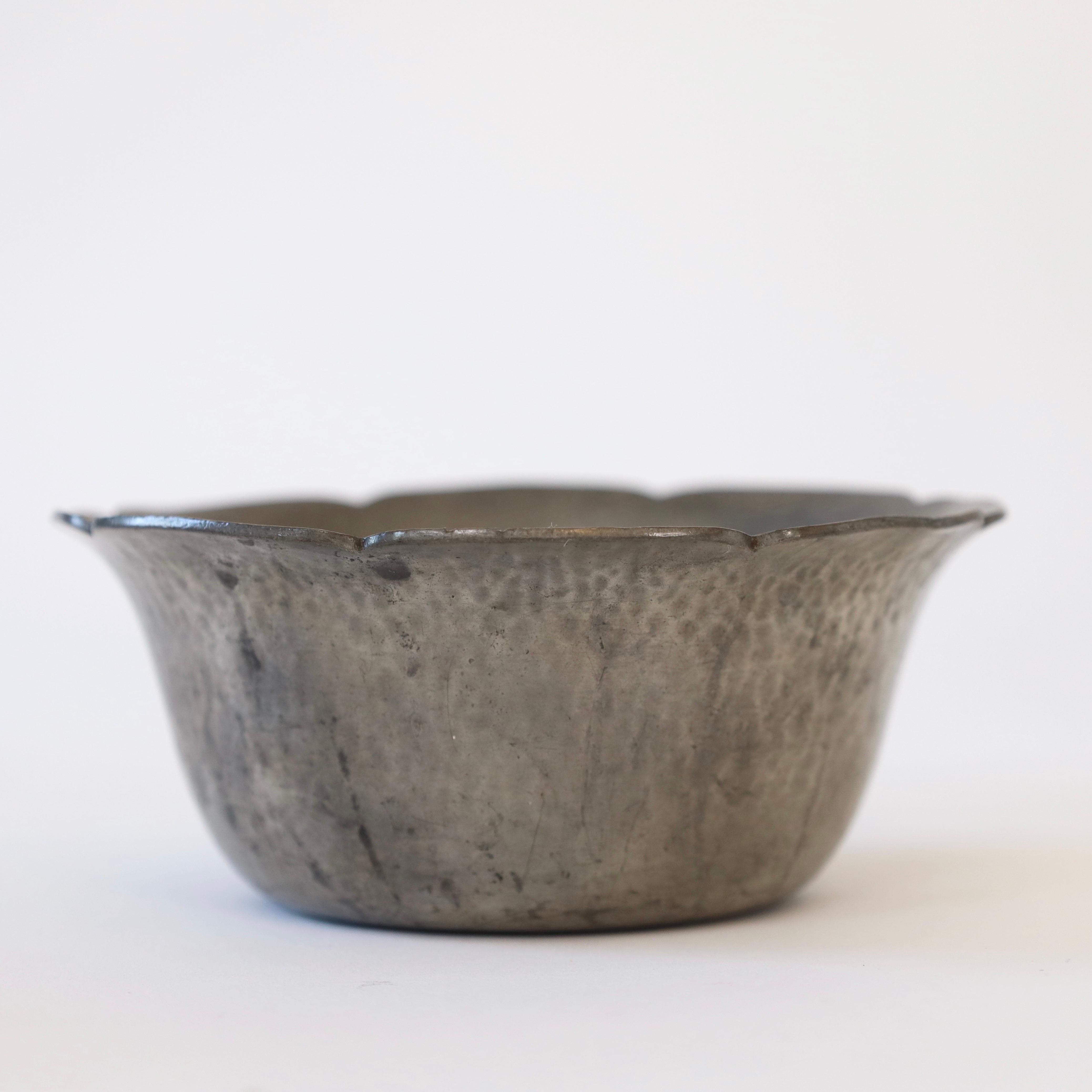 Set of hammered pewter bowls by Just Andersen, 1920s, Denmark For Sale 1