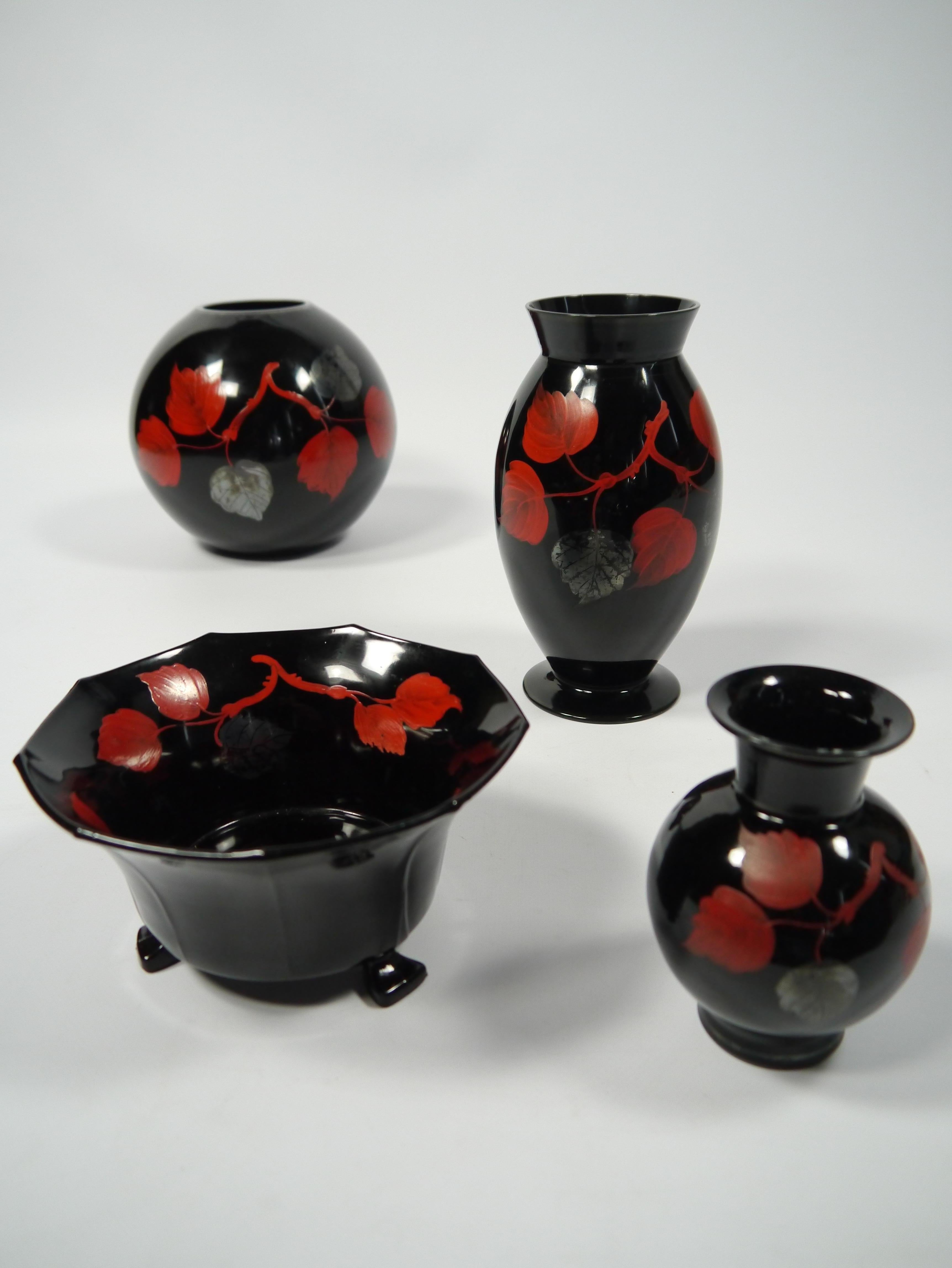 XX secolo Set di vasi in vetro dipinti a mano in stile Art Déco in vendita