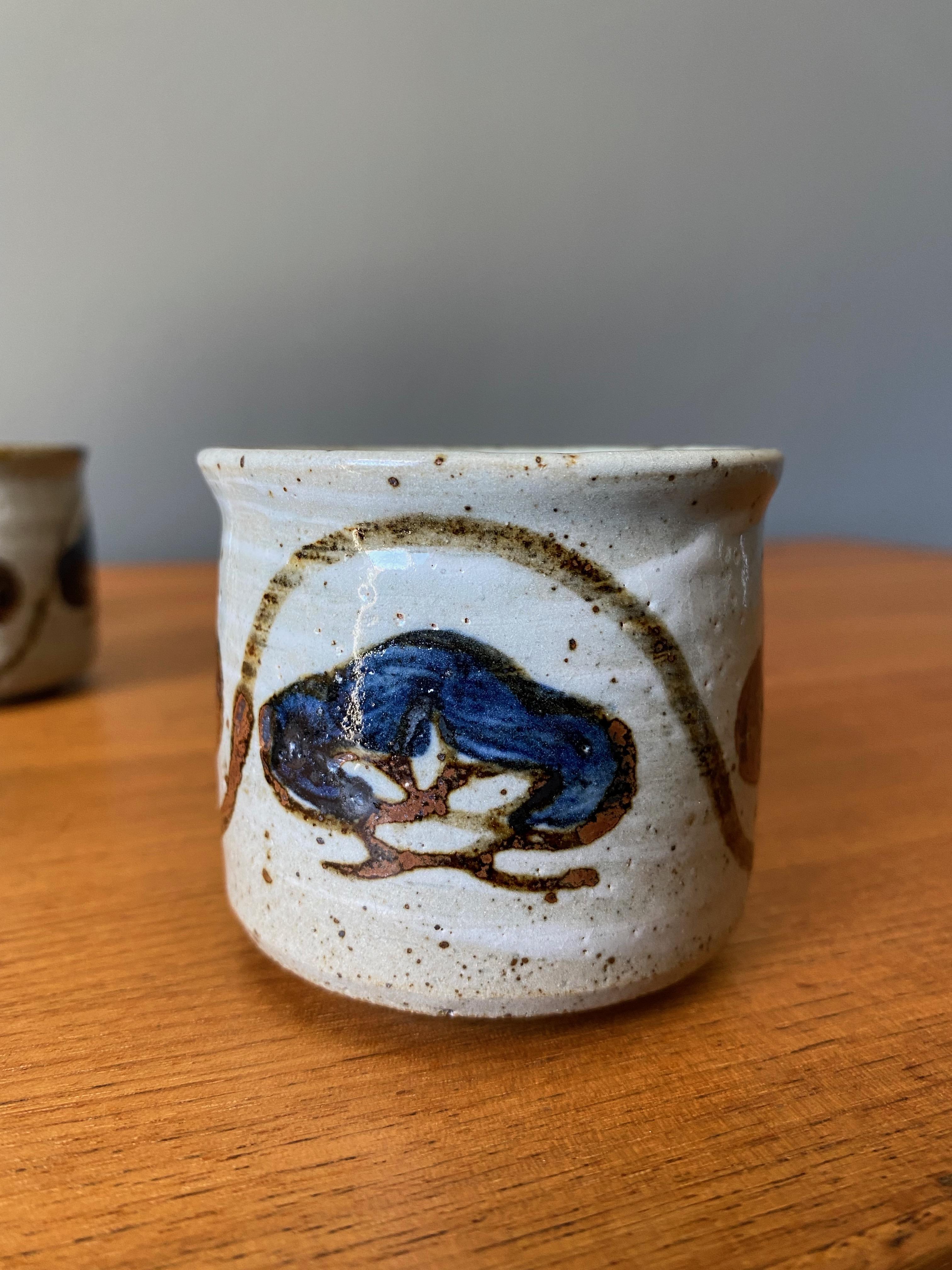 Set Of Hand Painted Pottery Tea Cups In Good Condition For Sale In Costa Mesa, CA