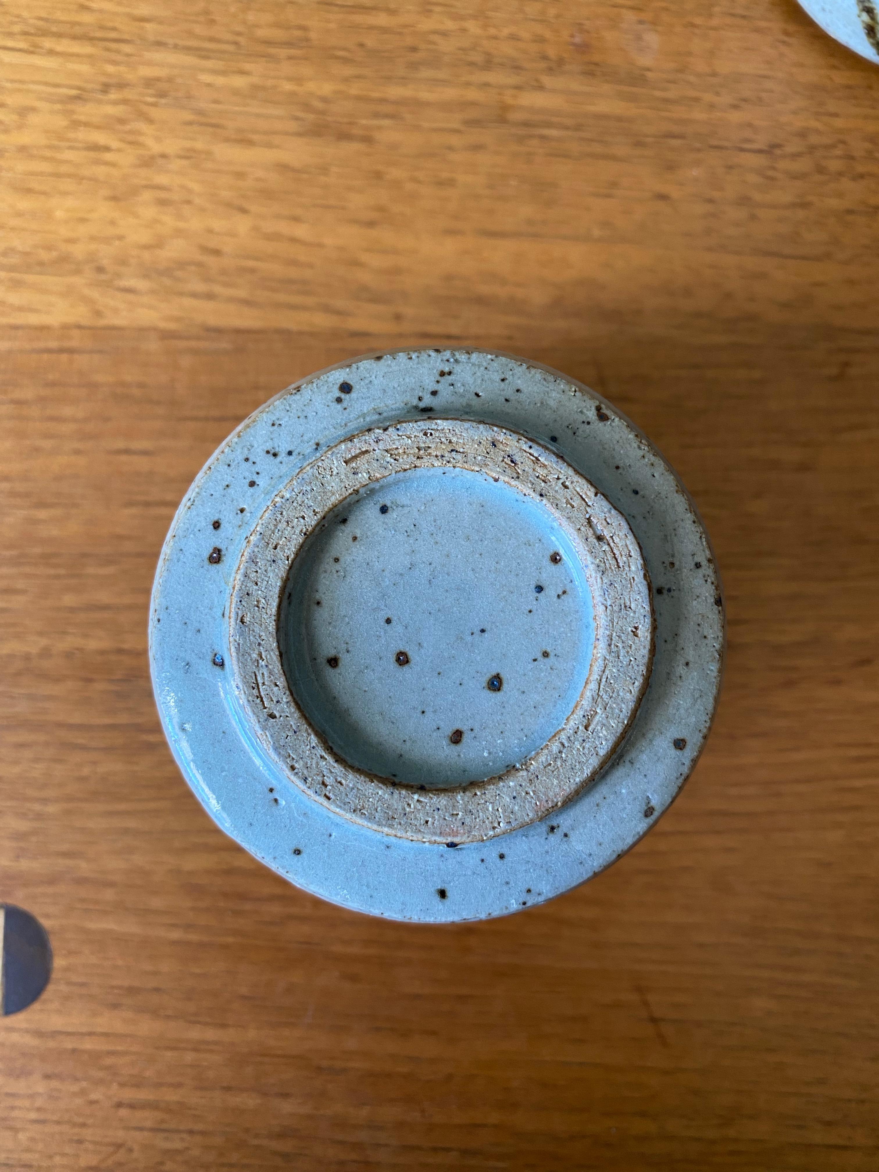 Fin du 20e siècle Ensemble de tasses à thé en poterie peintes à la main en vente
