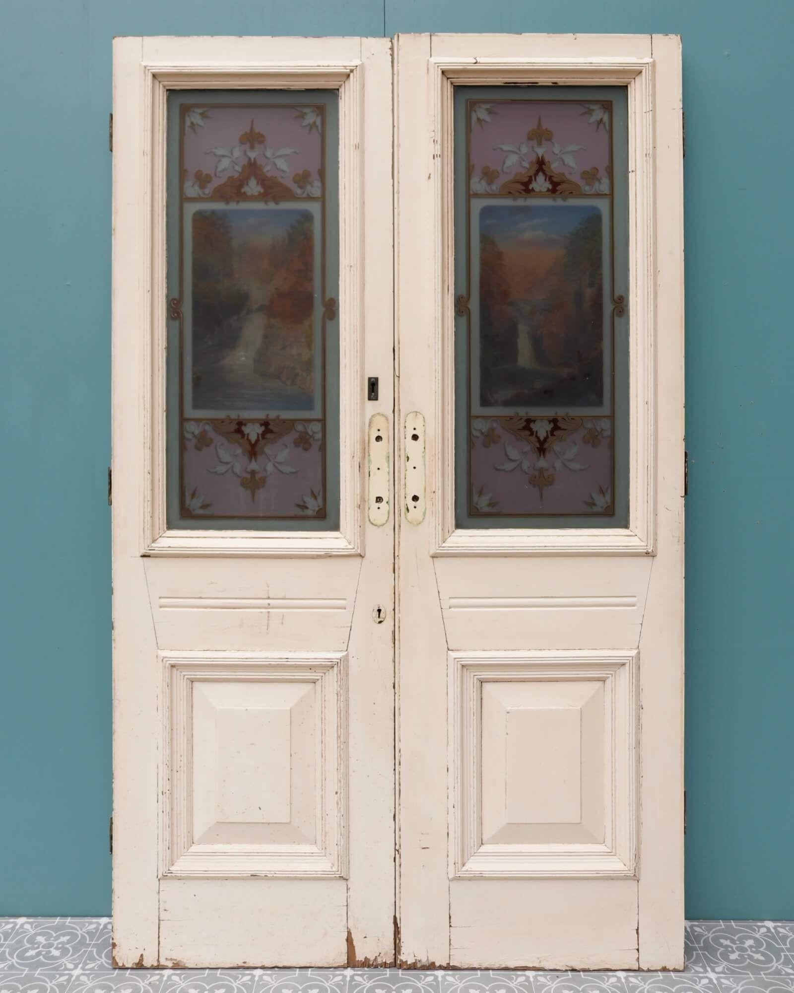 Verre Ensemble de doubles portes en verre teinté ancien peint à la main en vente