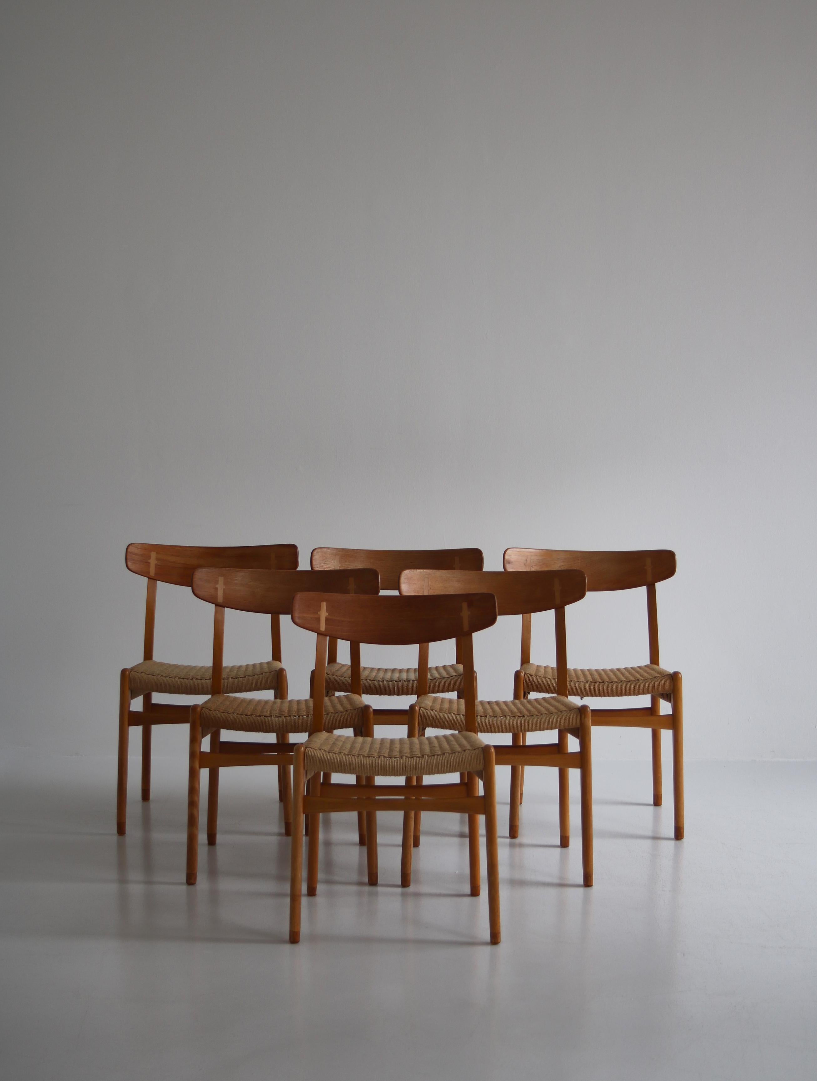 Scandinavian Modern Set of Hans J. Wegner Dining Chairs Model 