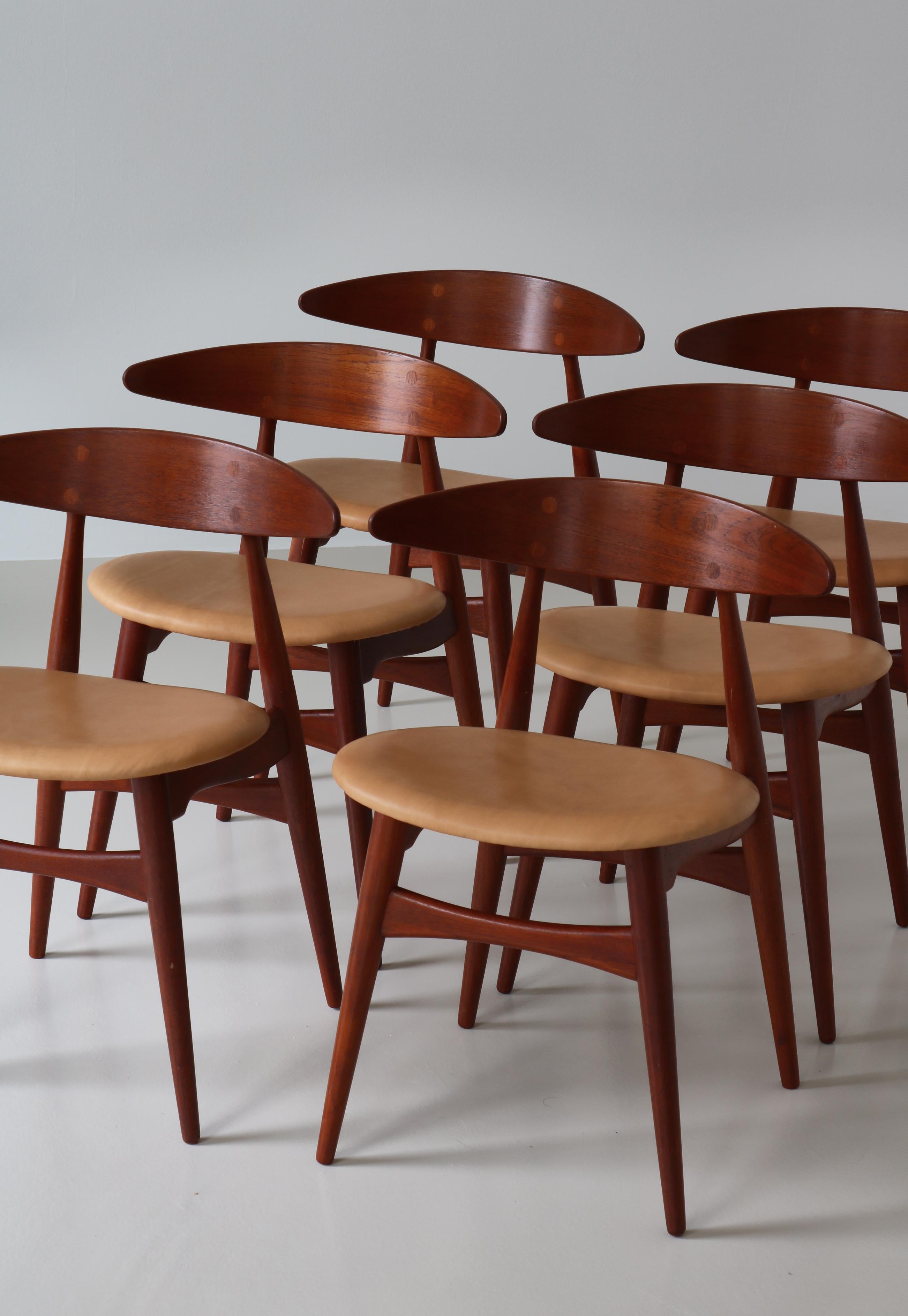 Milieu du XXe siècle Ensemble de chaises de salle à manger Hans J. Wegner modèle 