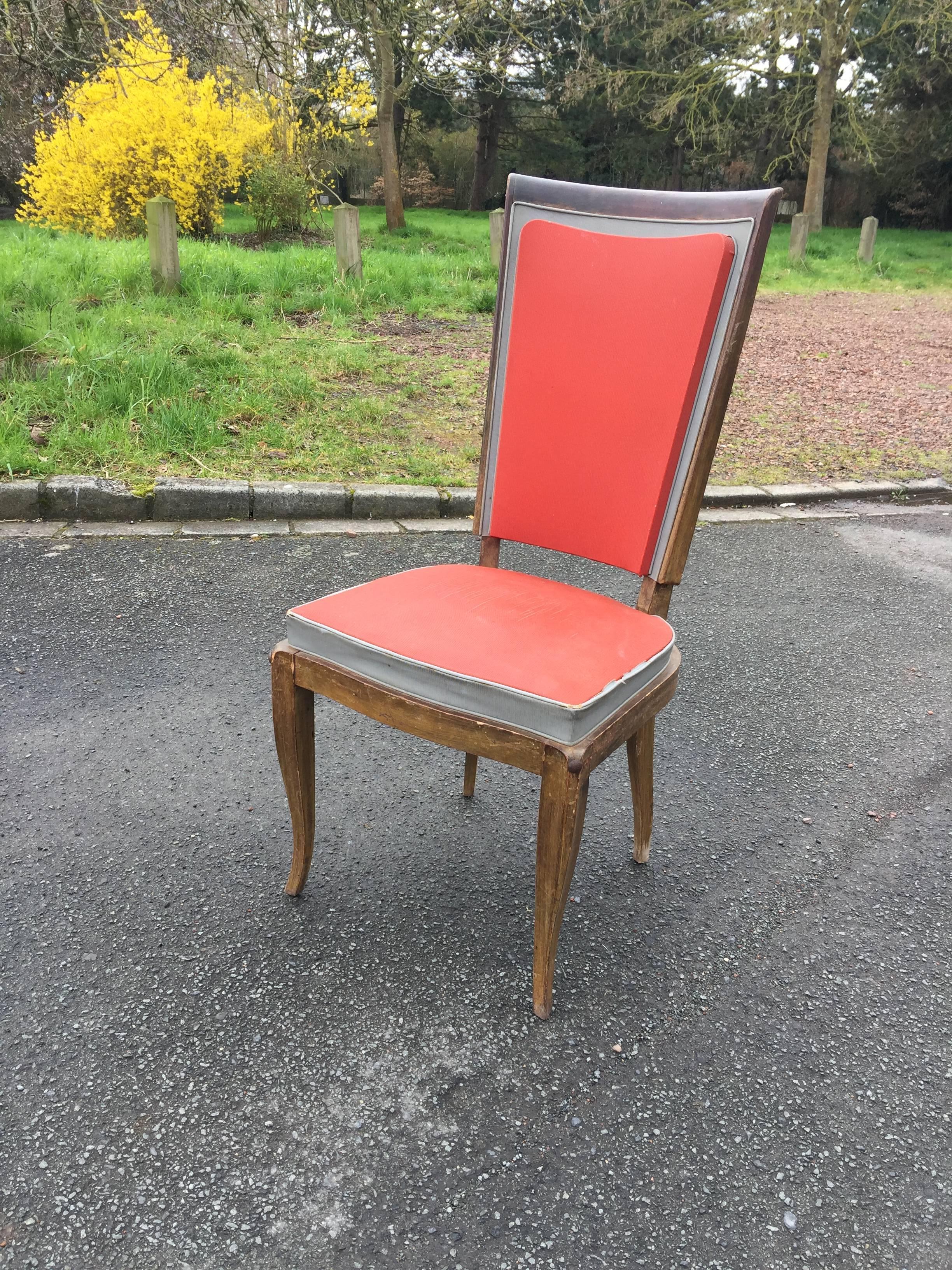 Ensemble de 8 pièces  Chaises Art Déco.
Nécessité d'une restauration.