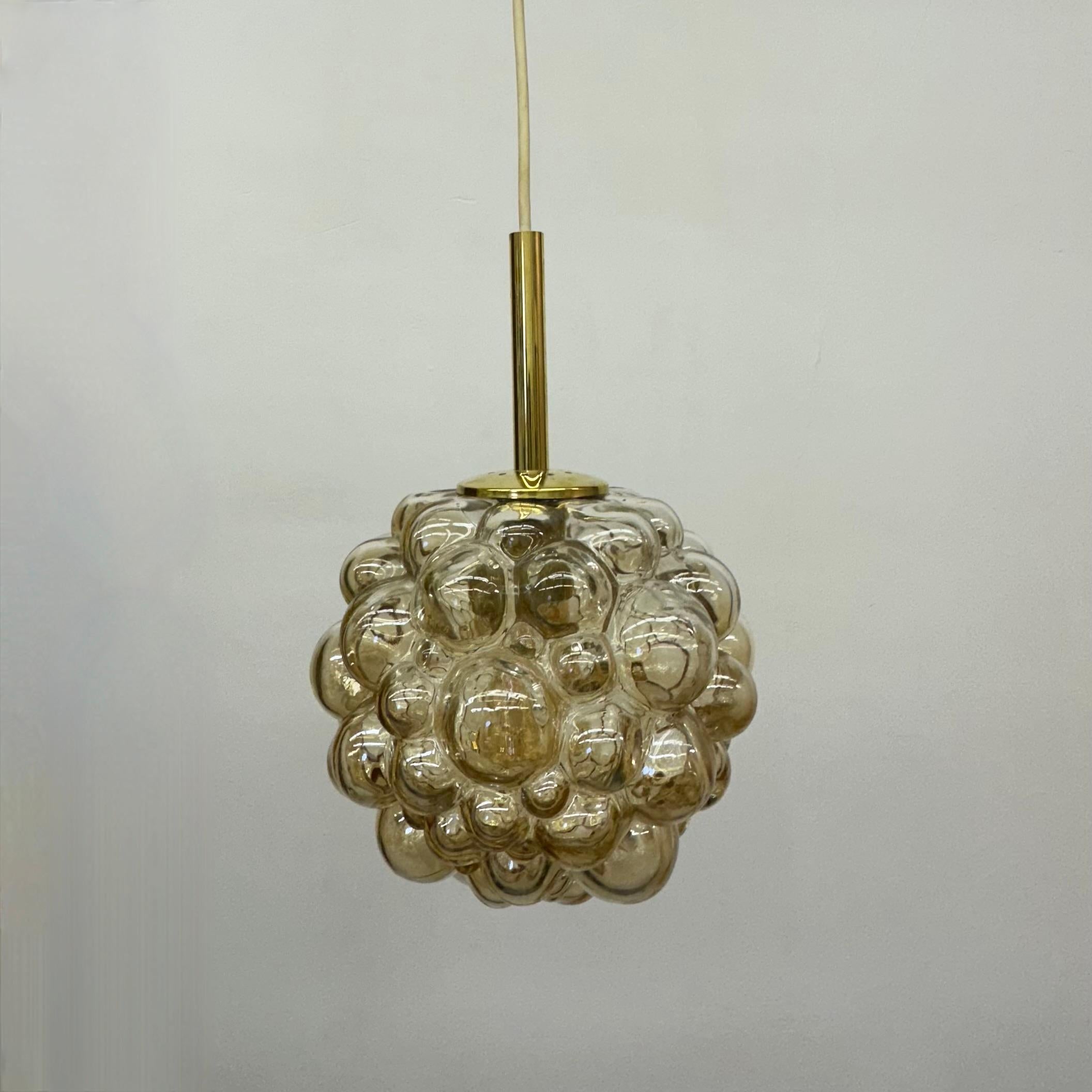 Set di lampade a sospensione a bolla Helena Tyrell , anni '70 in vendita 8