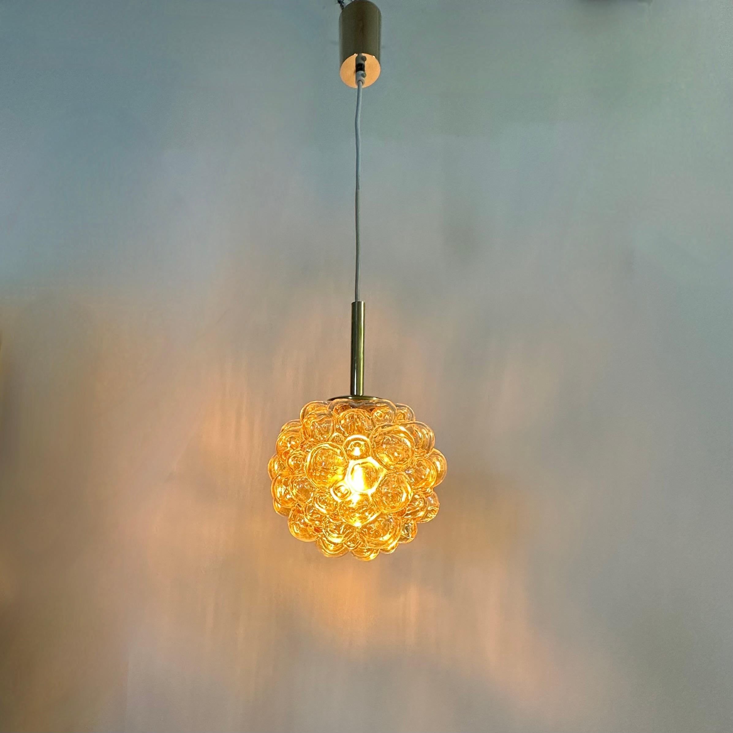 Mid-Century moderno Set di lampade a sospensione a bolla Helena Tyrell , anni '70 in vendita