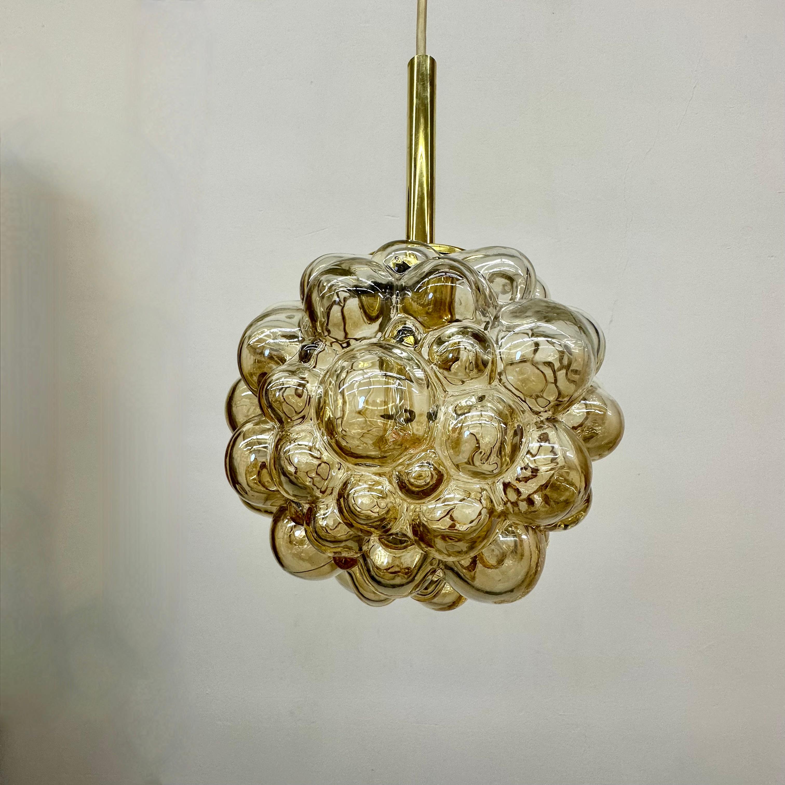 Fine XX secolo Set di lampade a sospensione a bolla Helena Tyrell , anni '70 in vendita
