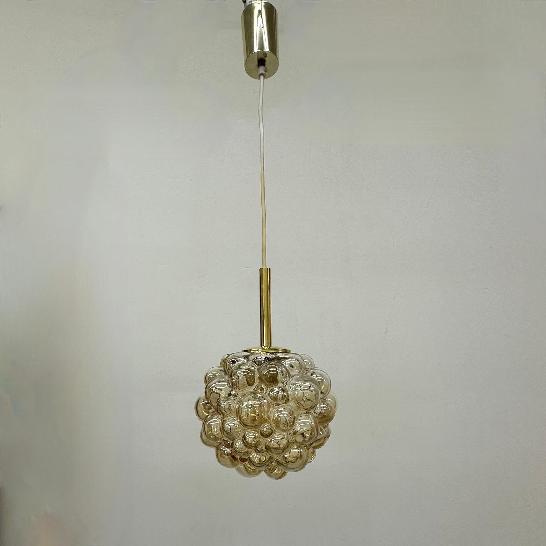Set di lampade a sospensione a bolla Helena Tyrell , anni '70 in vendita 1