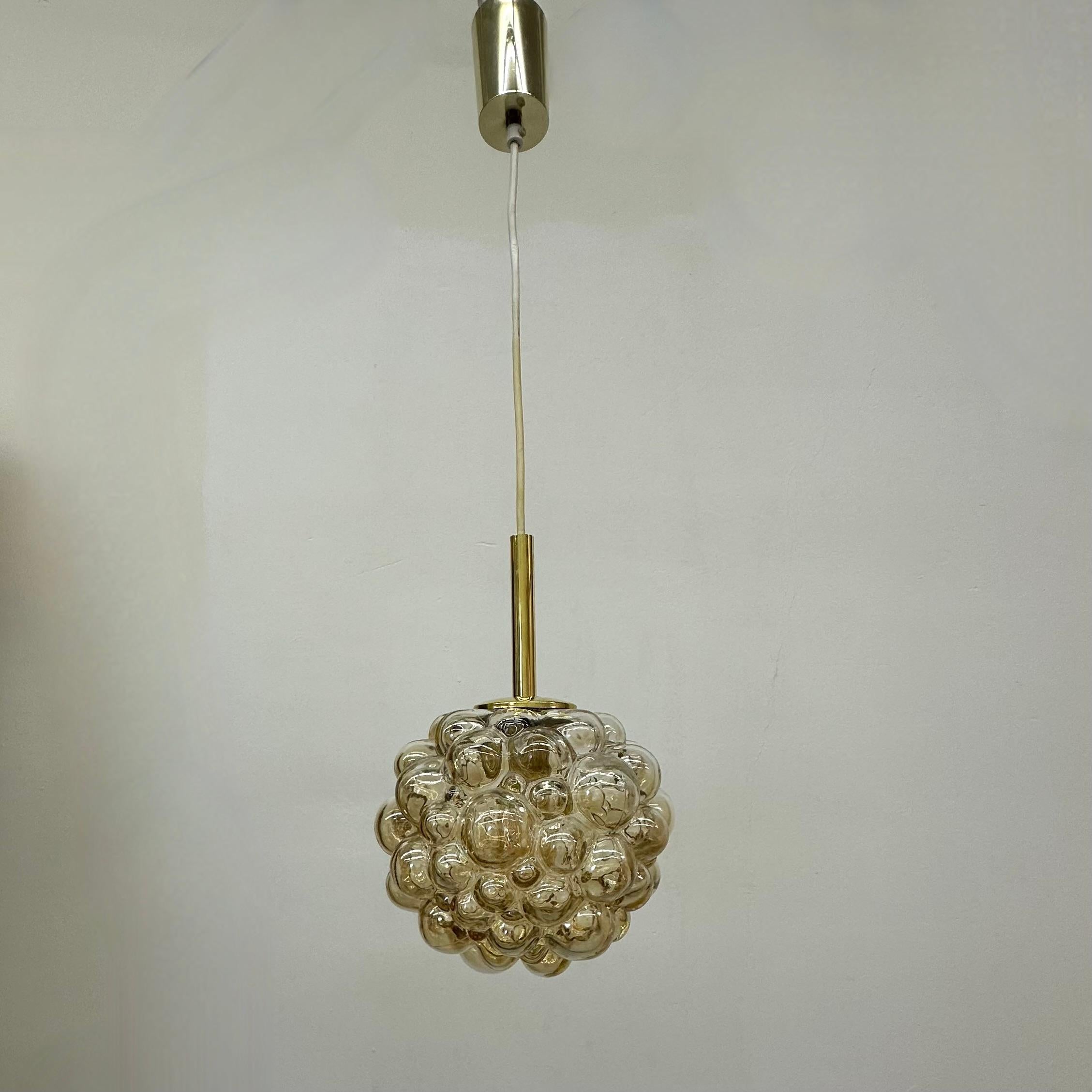Set di lampade a sospensione a bolla Helena Tyrell , anni '70 in vendita 2