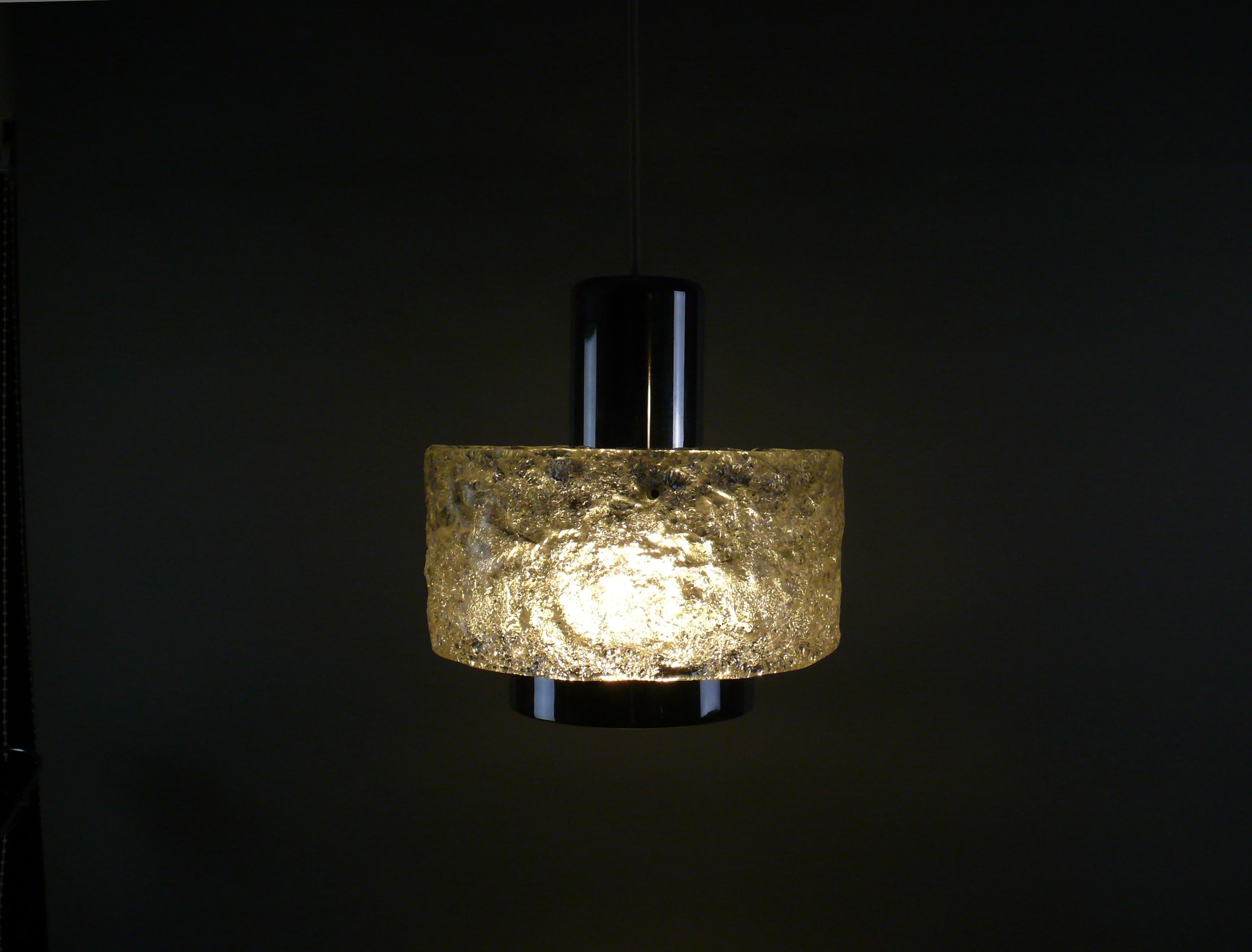 Mid-Century Modern Set of Hillebrand Murano / iceglass pendant and wall lamp -  1960s For Sale