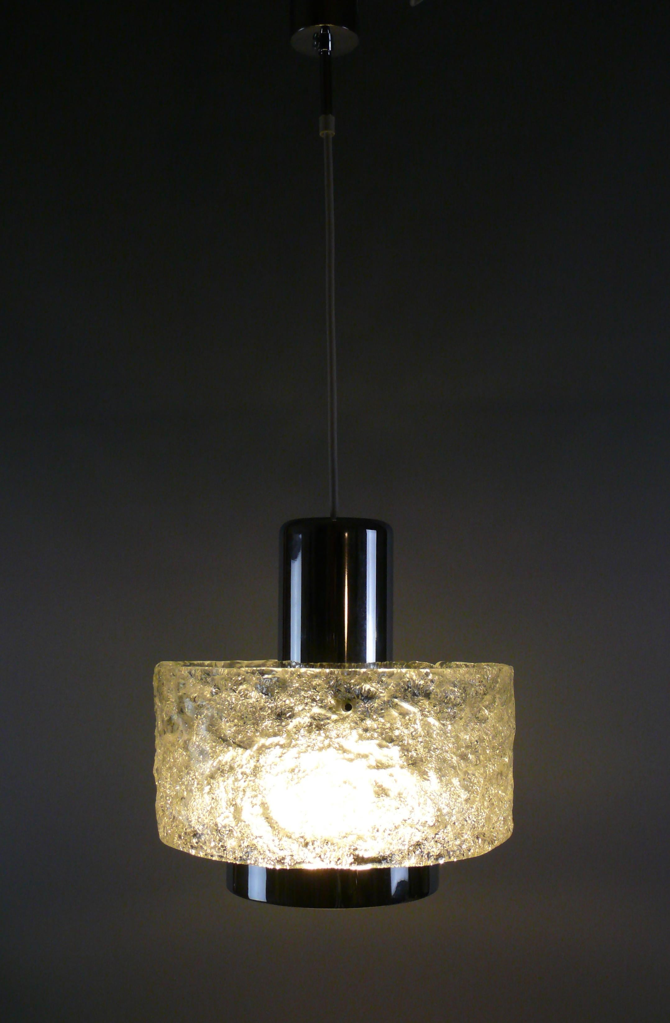 German Set of Hillebrand Murano / iceglass pendant and wall lamp -  1960s For Sale