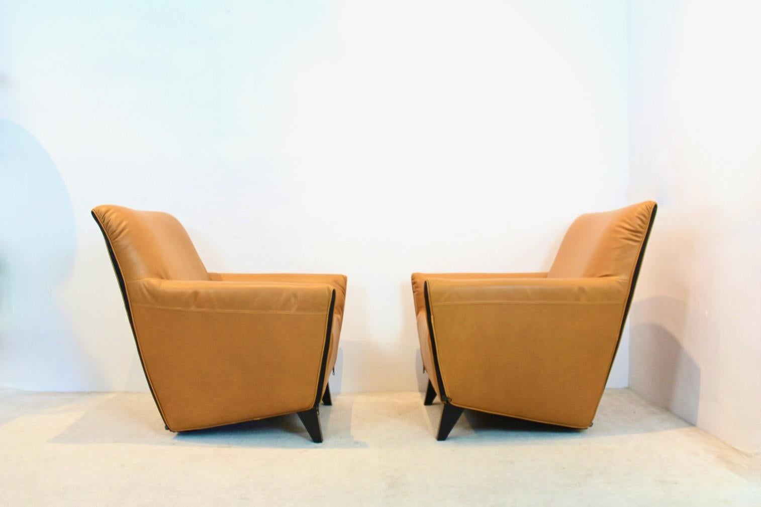 Dutch Set of Iconic Artifort F330 ‘Cordoba’ Lounge Chairs in Soft Ochre Leather For Sale