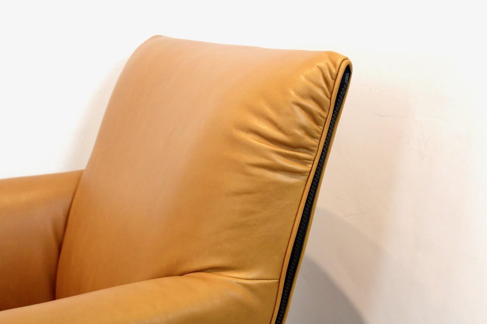 Ensemble emblématique de fauteuils de salon Artifort F330 Cordoba en cuir ocre souple en vente 2