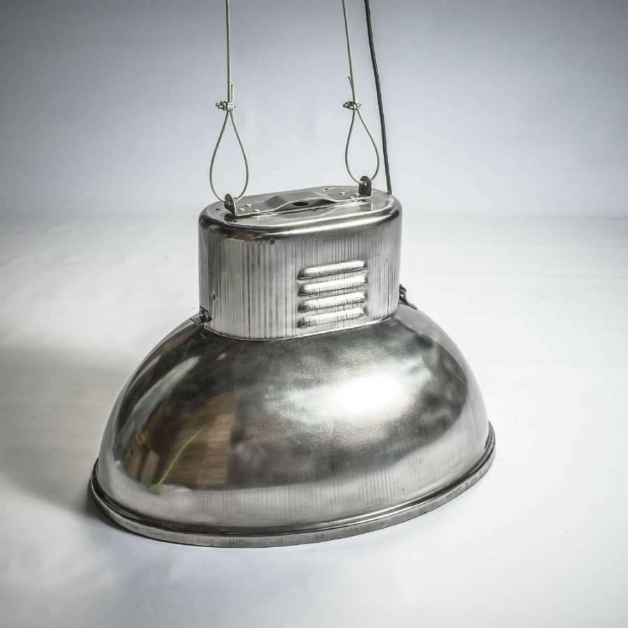 Different quantities and colors. 
Big size.
Totally restored original, European vintage Industrial pendant lights in steel, in copper color.

Each one come from old factories in Europe. 

After being cleaned, the electrical parts and the steel