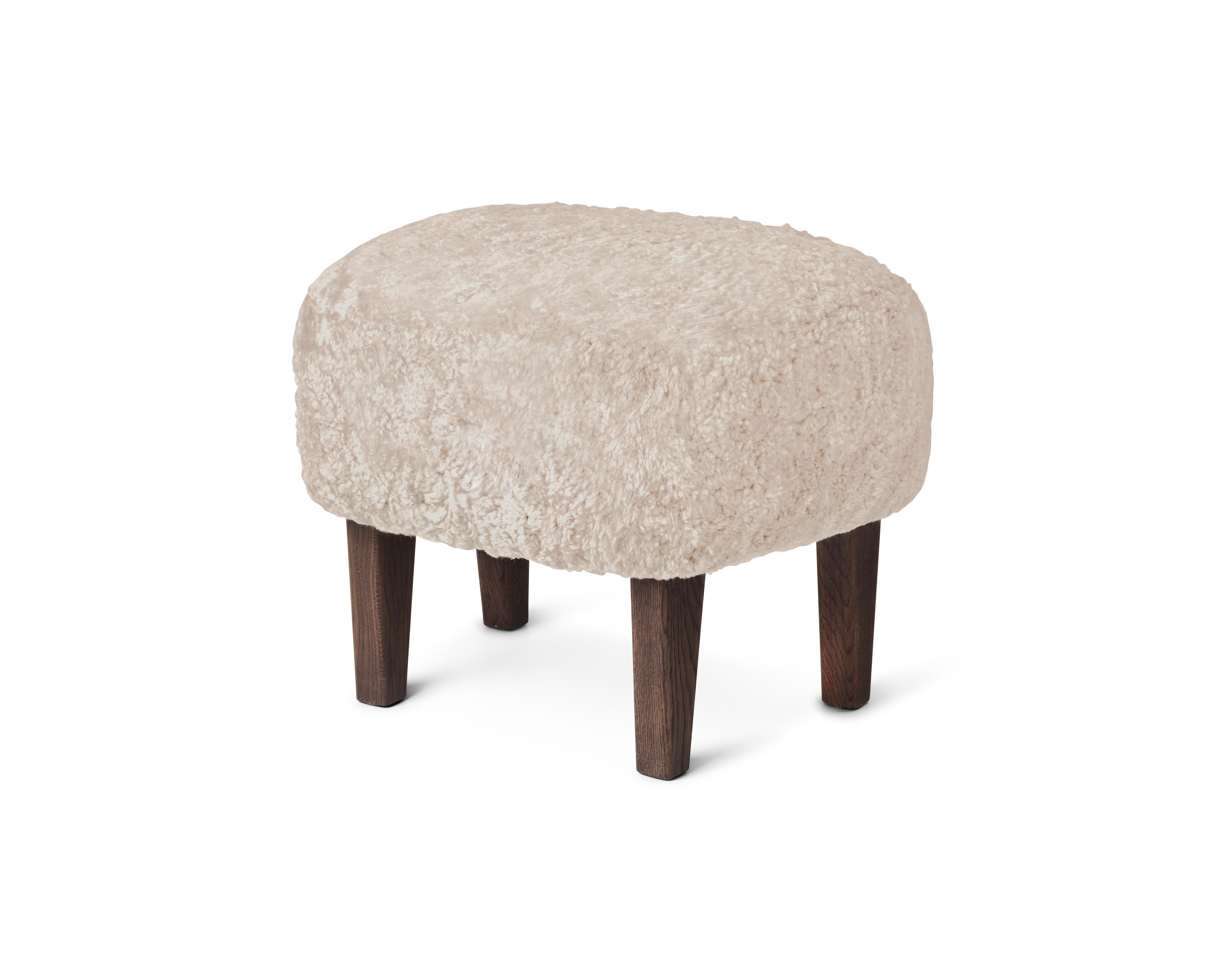Set of Ingeborg Lounge Chair & Ottoman in Sheepskin Moonlight& Dark Stained Oak For Sale 2
