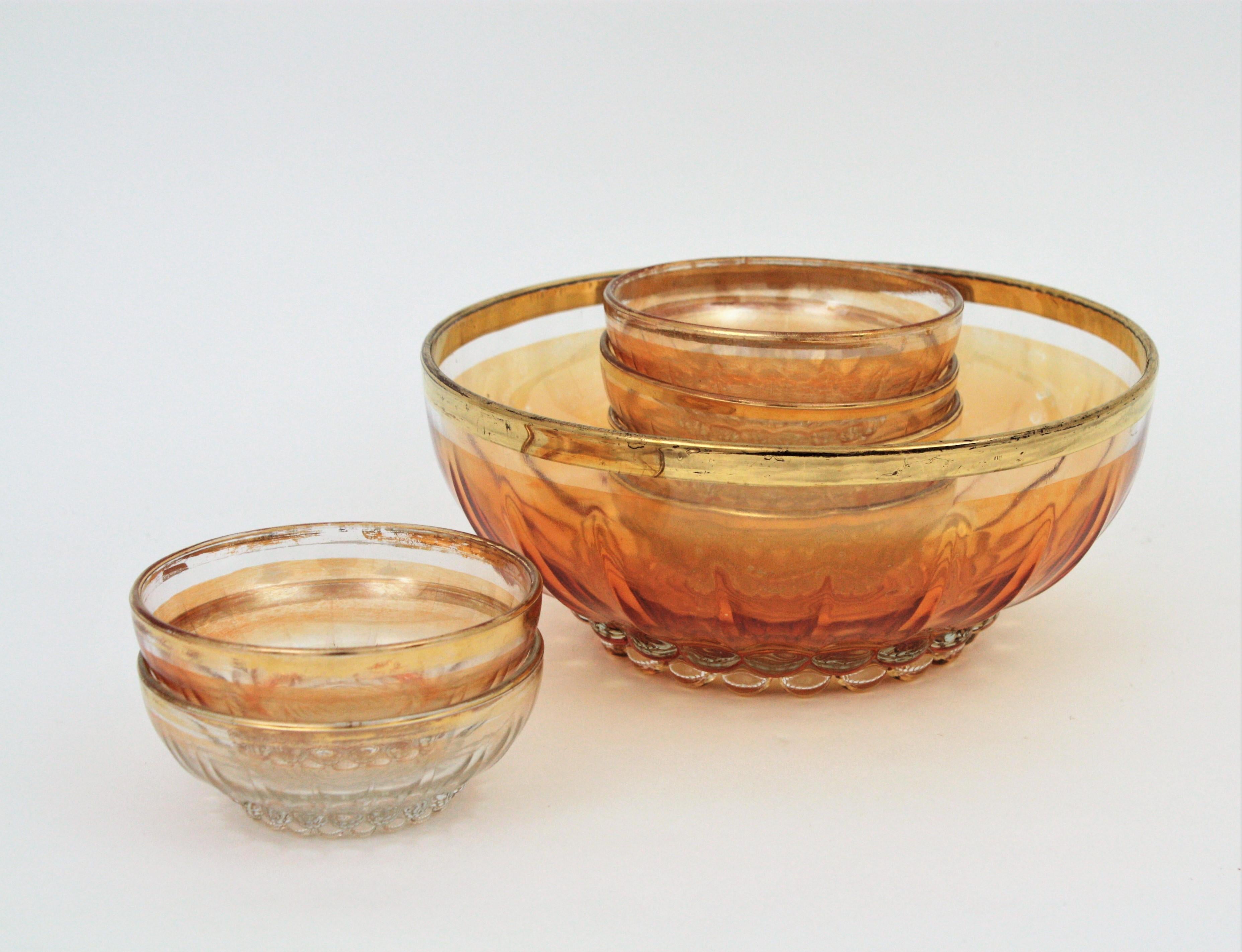 Schalen/Dessert-Serviergeschirr-Set aus gepresstem Glas mit goldenem Rand (Gepresst) im Angebot