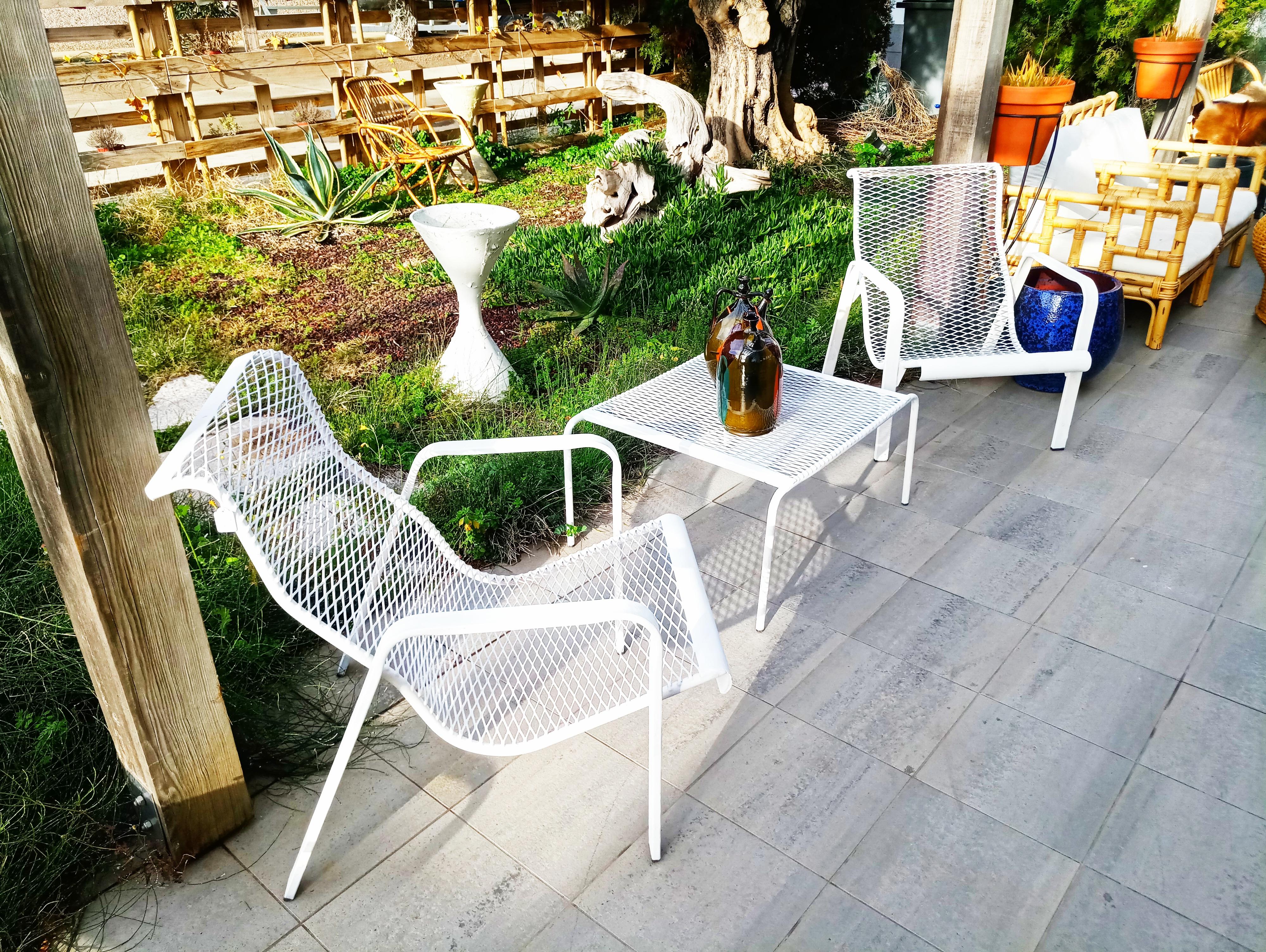 Set of Iron Armchairs and Coffee Table by Oscar Tusquets and Lluis Clotet, 1970s 4