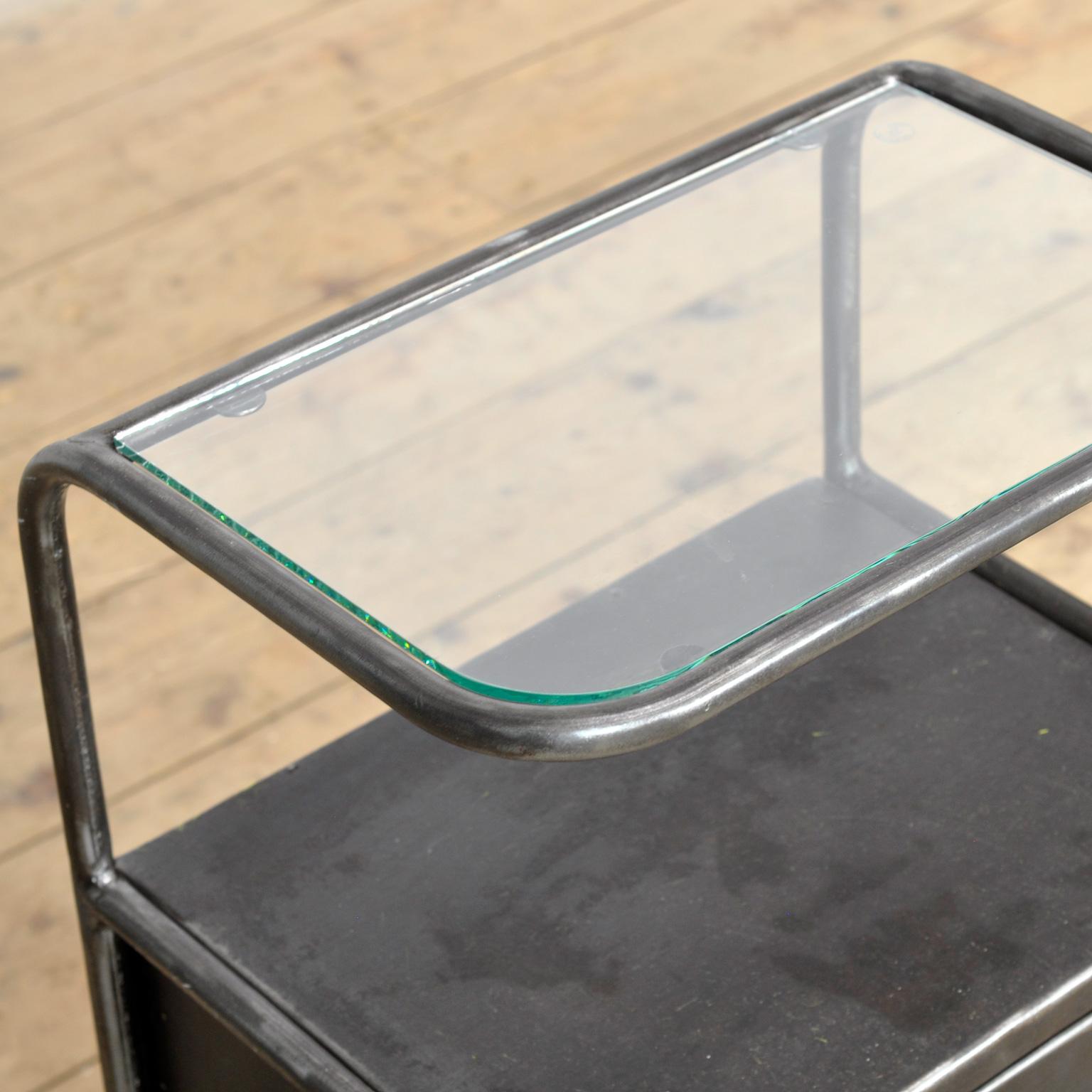 Metà XX secolo Set di comodini in ferro, anni '50 in vendita