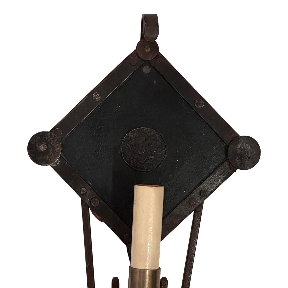 Ensemble d'appliques en fer, vendu par paire en vente 4