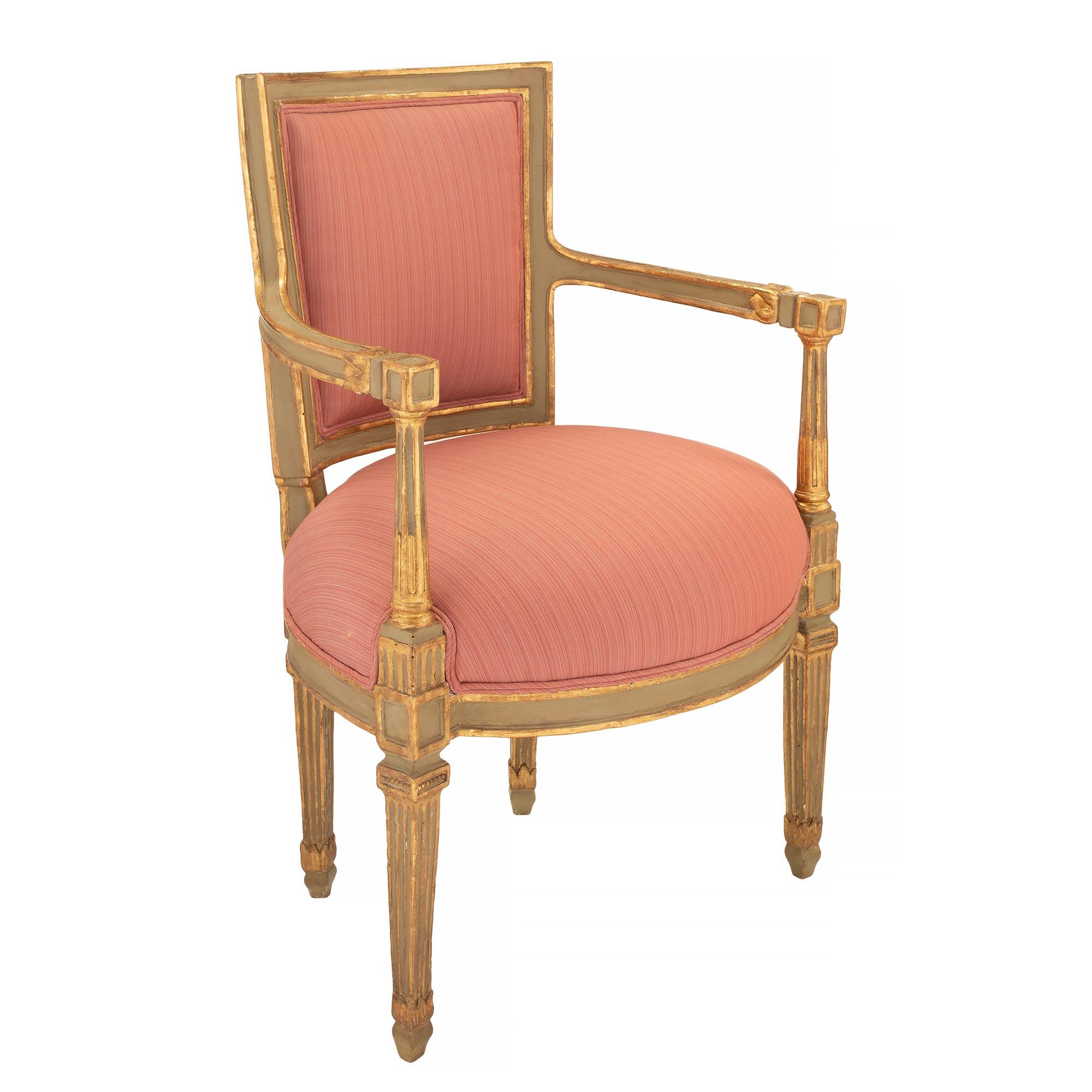 Set of Italian 18th Century Louis XVI Period Armchairs In Good Condition For Sale In West Palm Beach, FL