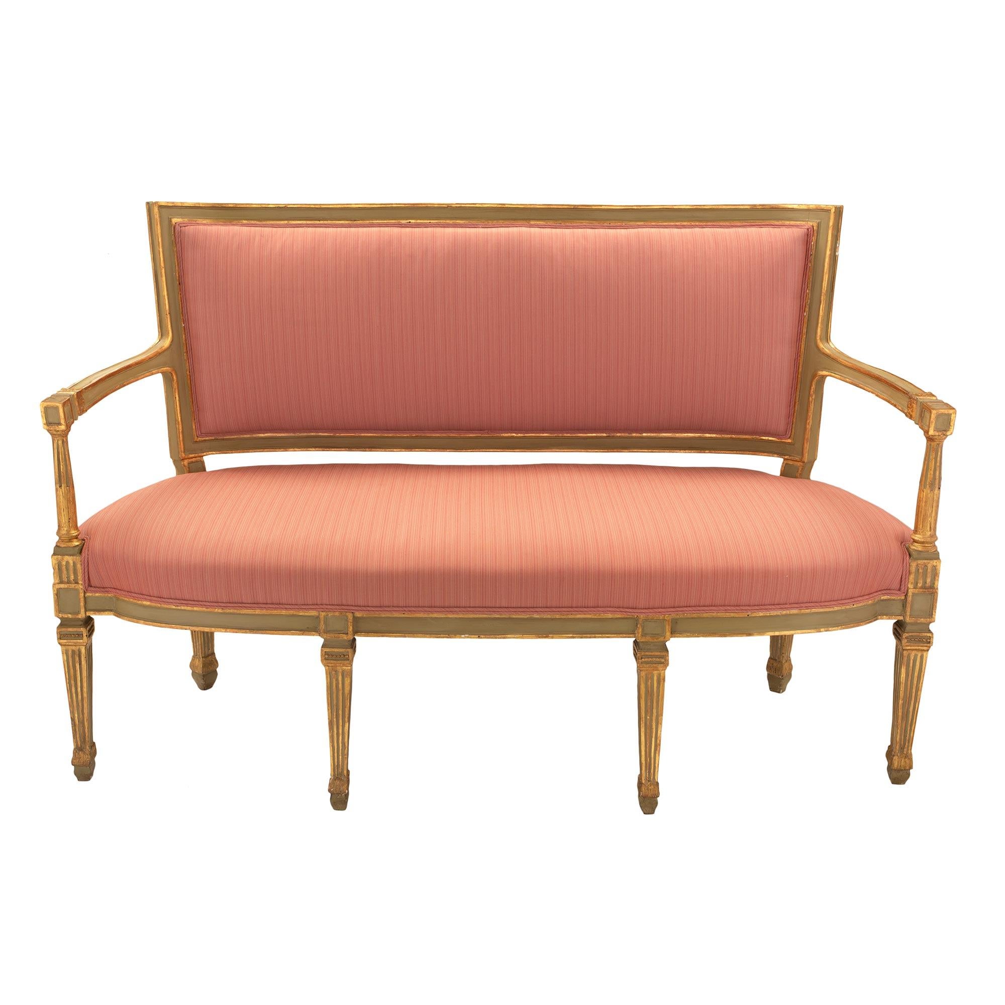 Set italienischer Sessel aus der Louis-XVI-Periode des 18. Jahrhunderts (18. Jahrhundert und früher) im Angebot