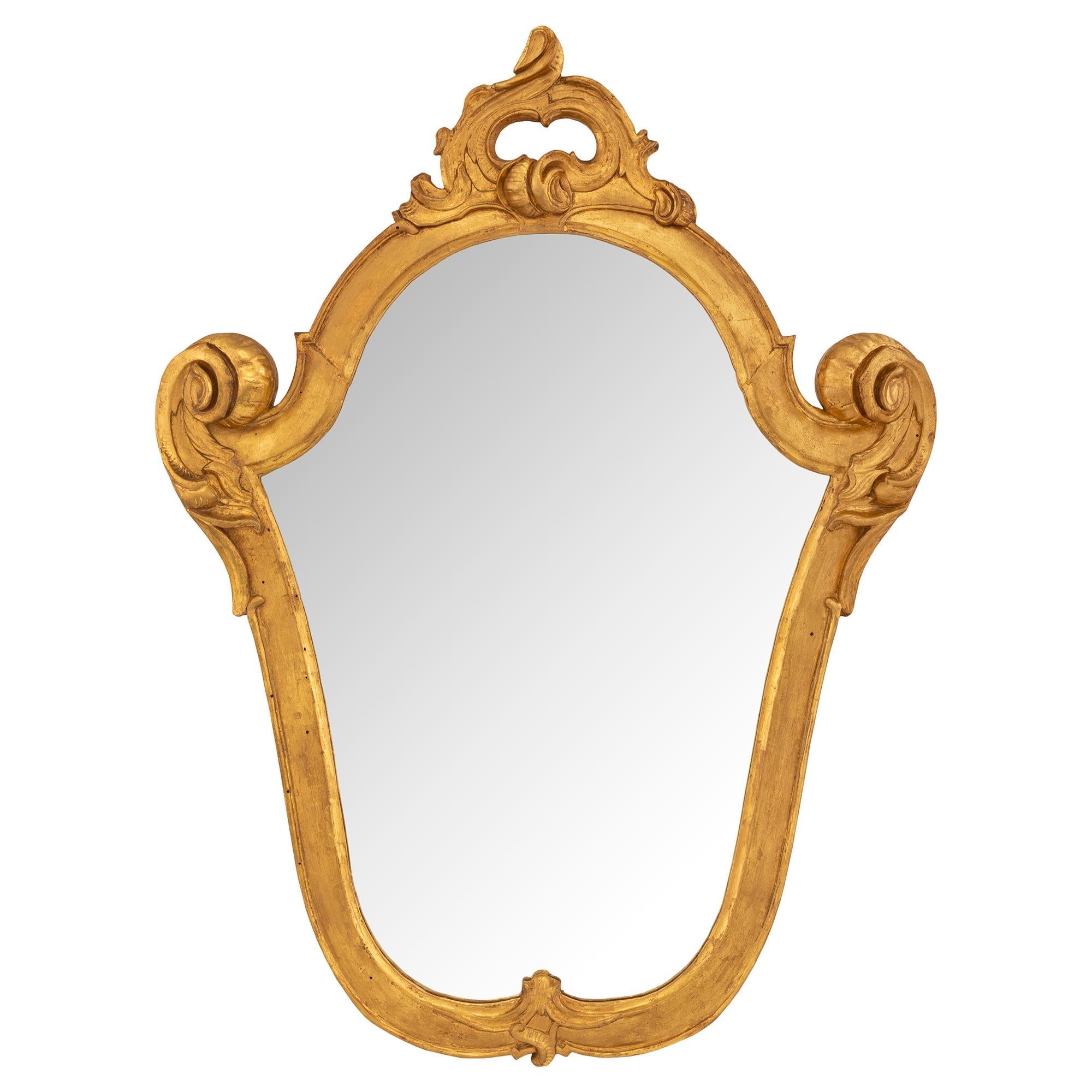Set italienischer venezianischer Spiegel aus vergoldetem Holz aus dem 19. Jahrhundert im Angebot 2
