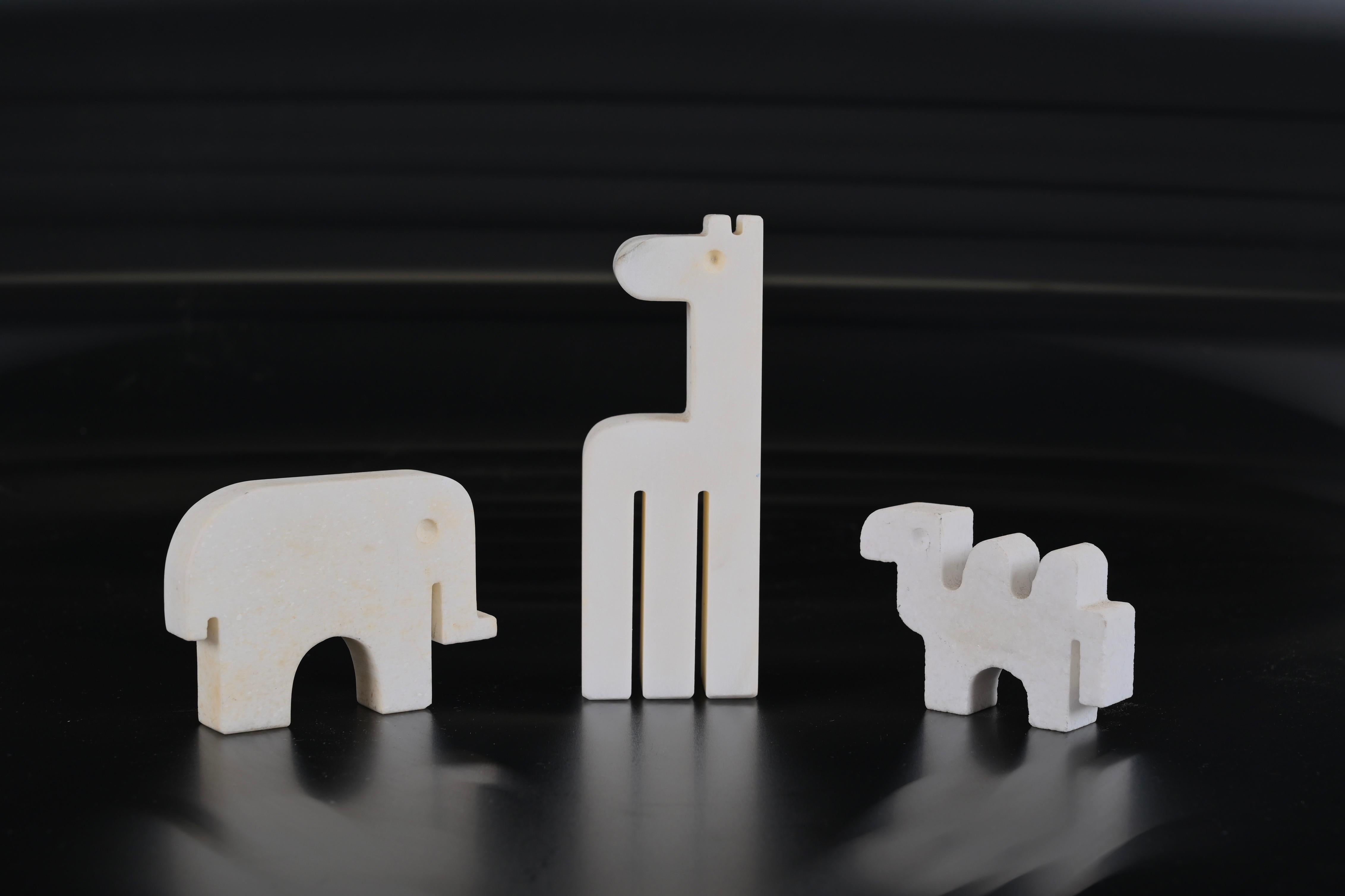 Set of Fratelli Mannelli Italian White Carrara Marble Animals Sculptures, 1970s In Good Condition For Sale In Roma, IT