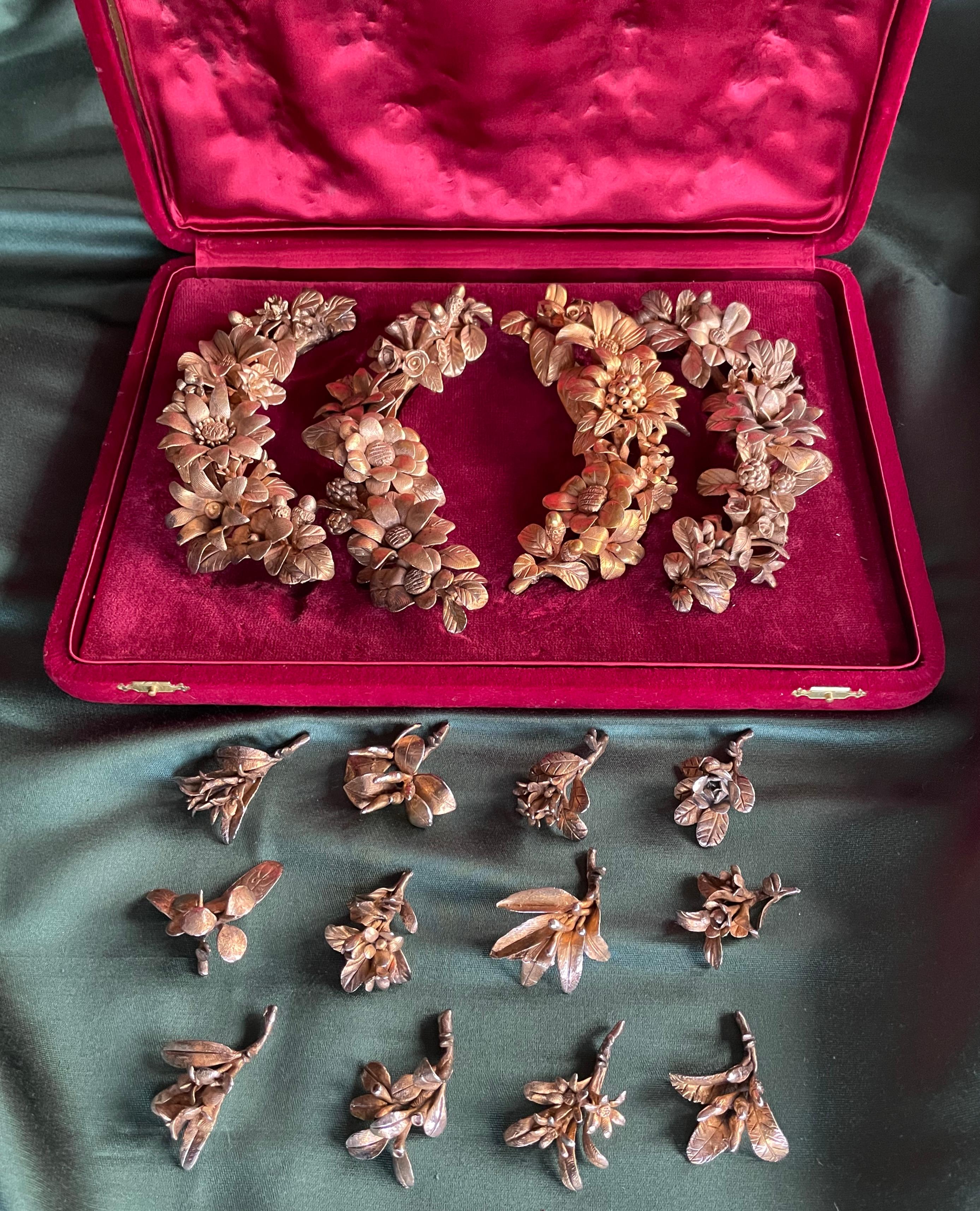 Juego de adornos de mesa florales italianos de plata dorada en Bueno estado para la venta en New York, NY