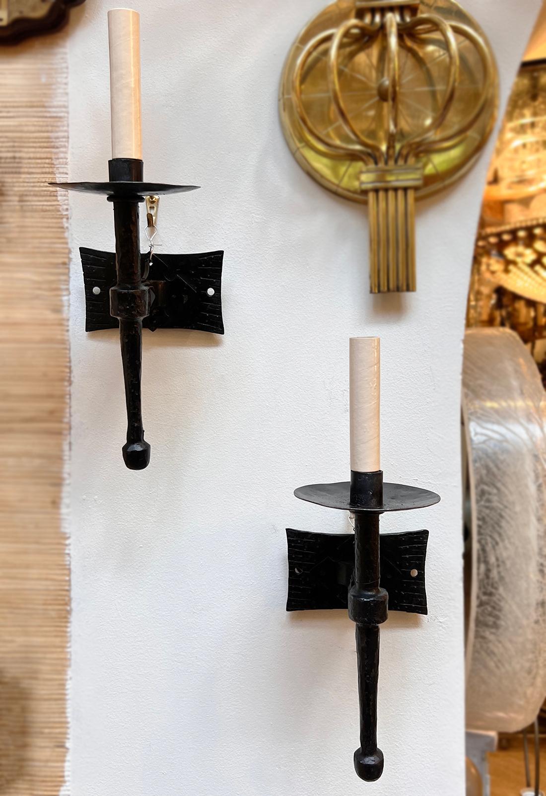 Juego de candelabros italianos de hierro, se venden por pareja en venta 5