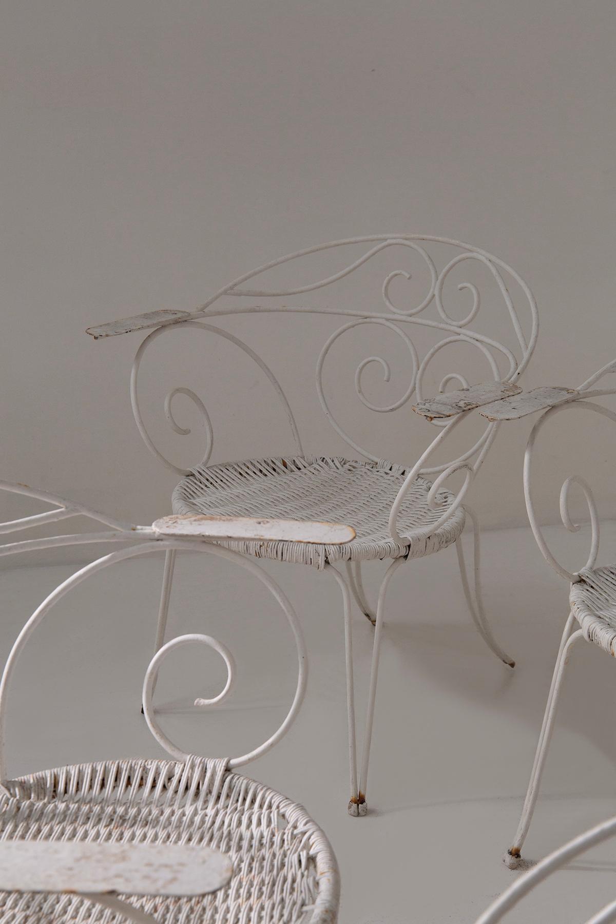 Italian Set of italian iron vintage garden chairs white in vendita