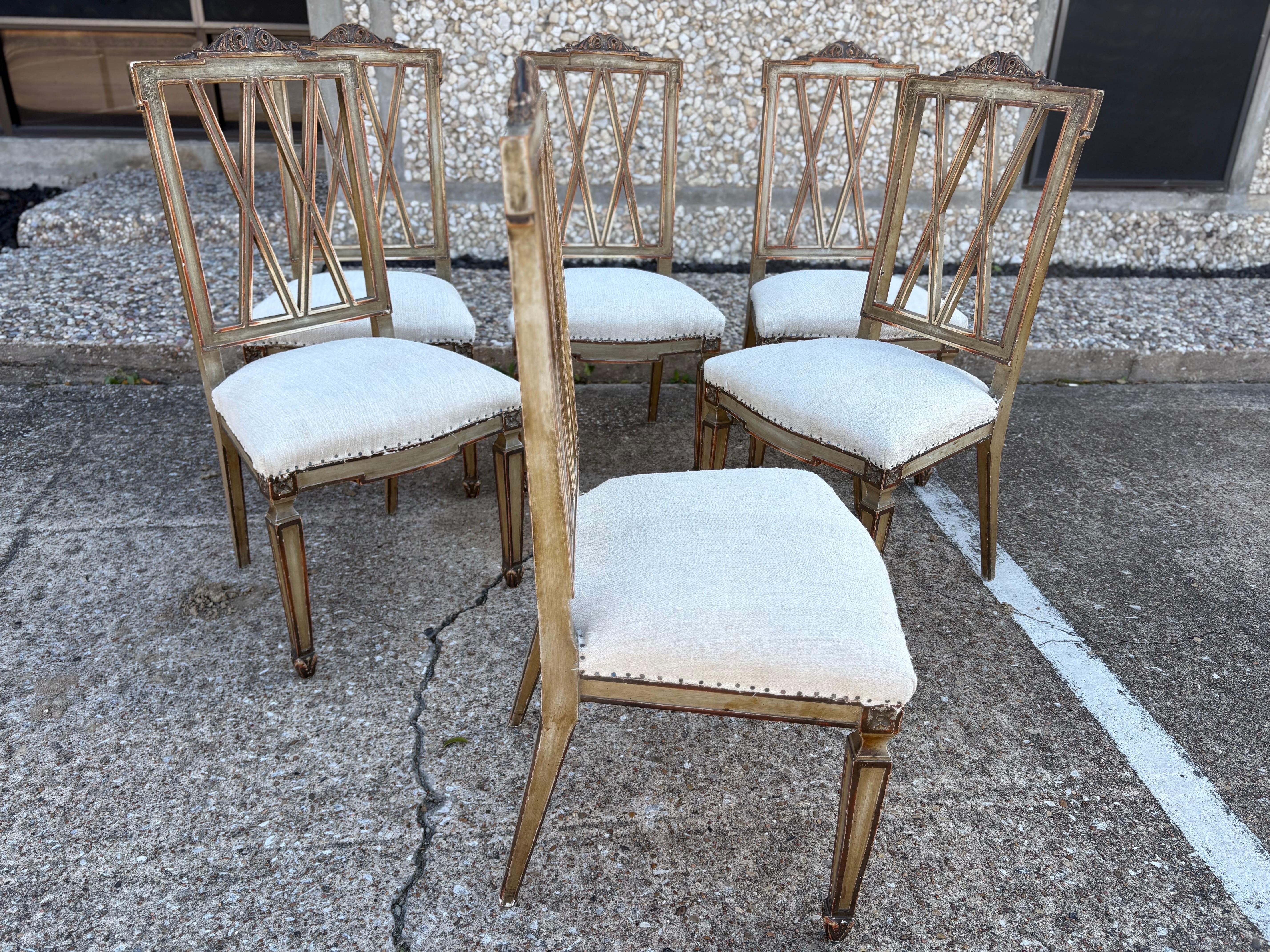 Set Of Italian Louis XVI Style Dining Chairs (Italienisch) im Angebot