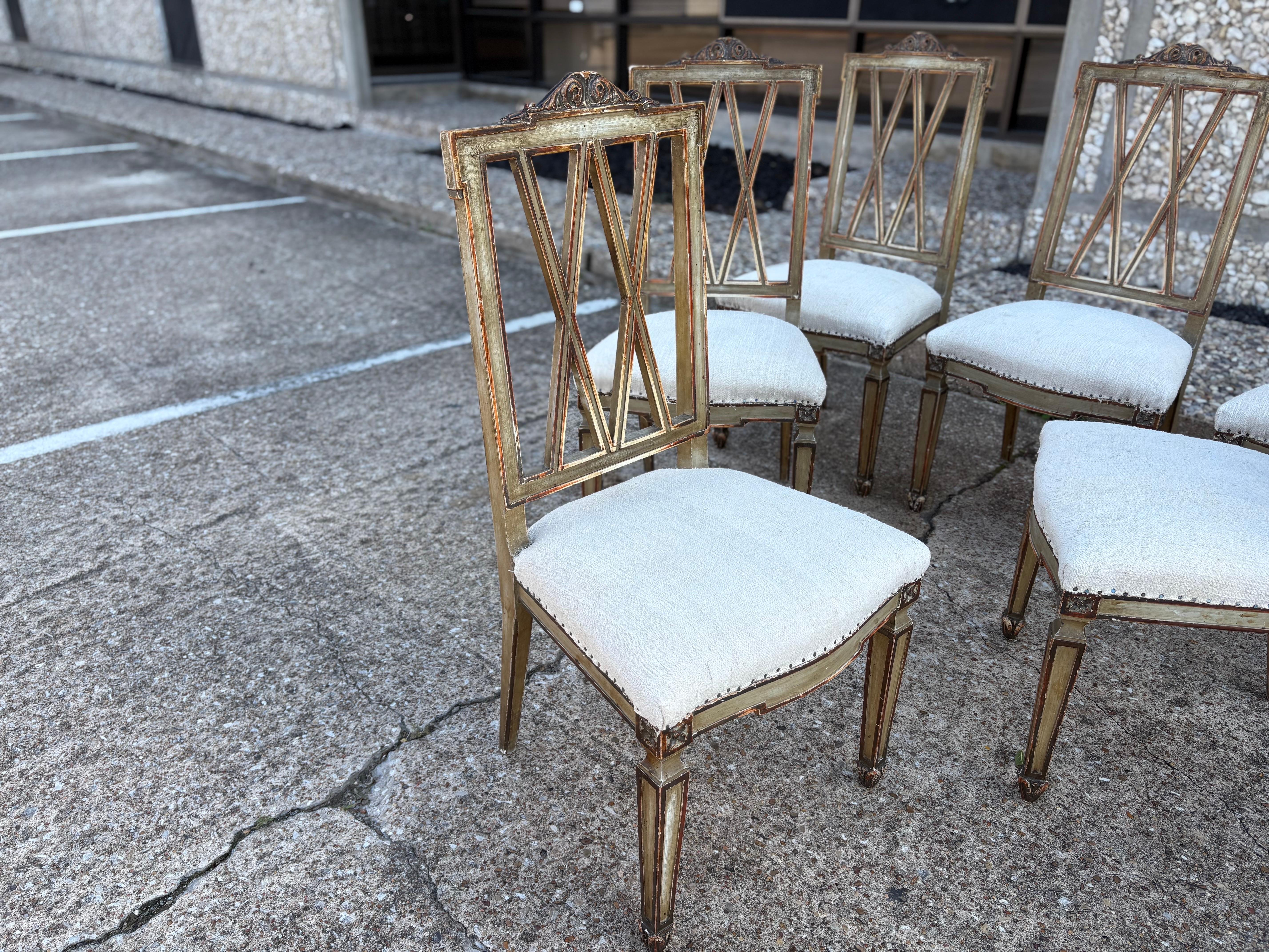 Set Of Italian Louis XVI Style Dining Chairs (Holz) im Angebot
